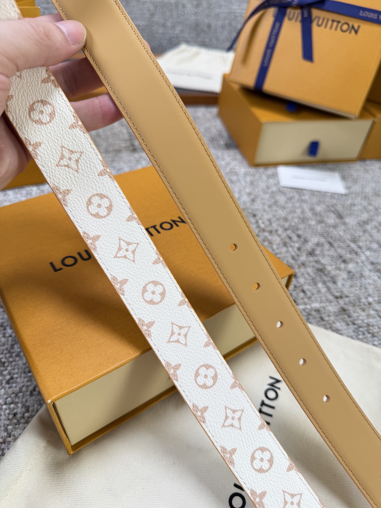 Louis Vuitton LV腰带 老花皮底两件套系列 原厂五金 精致手工绘边 柔软舒适 宽3.0