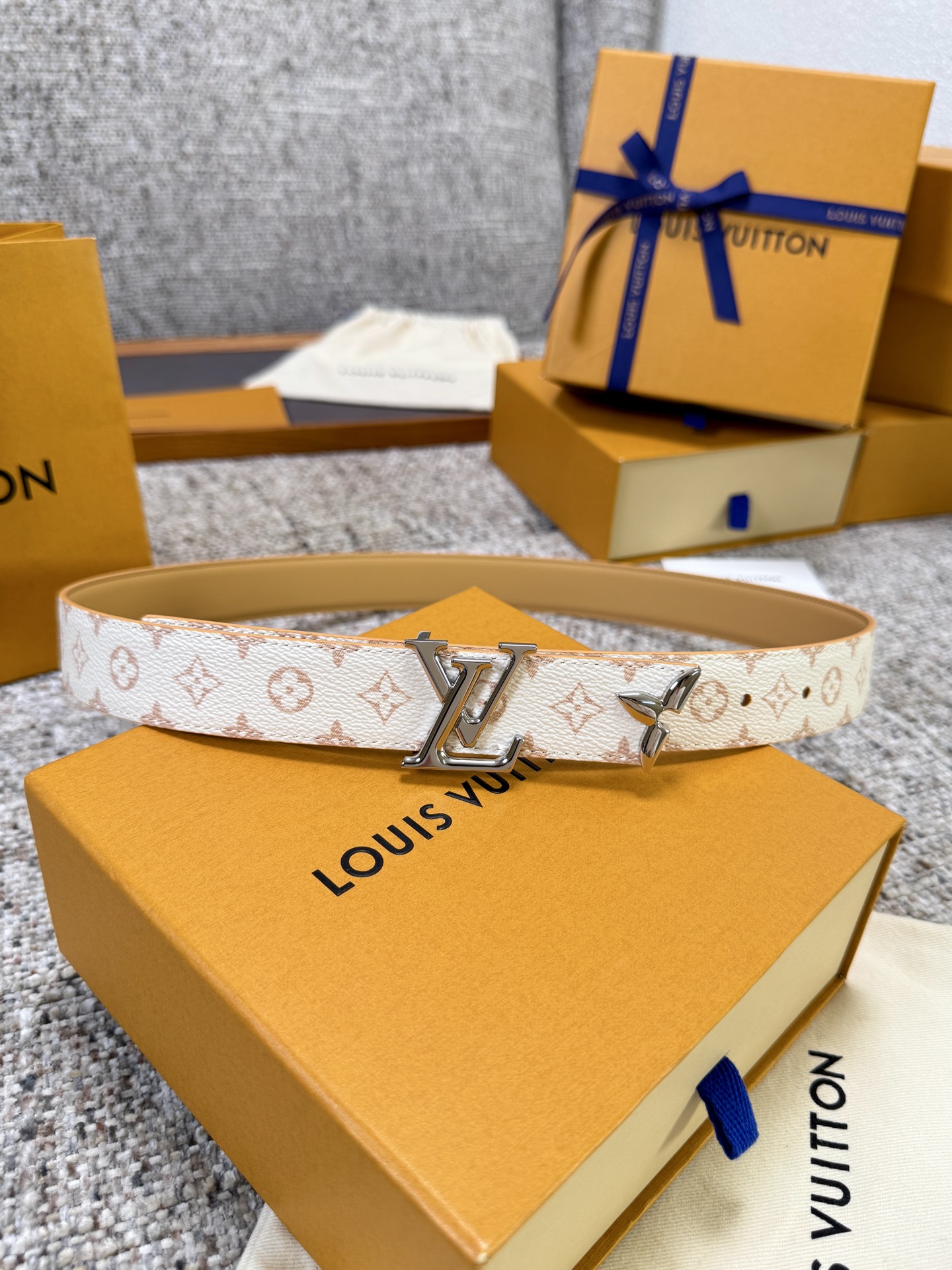 Louis Vuitton LV腰带 老花皮底两件套系列 原厂五金 精致手工绘边 柔软舒适 宽3.0