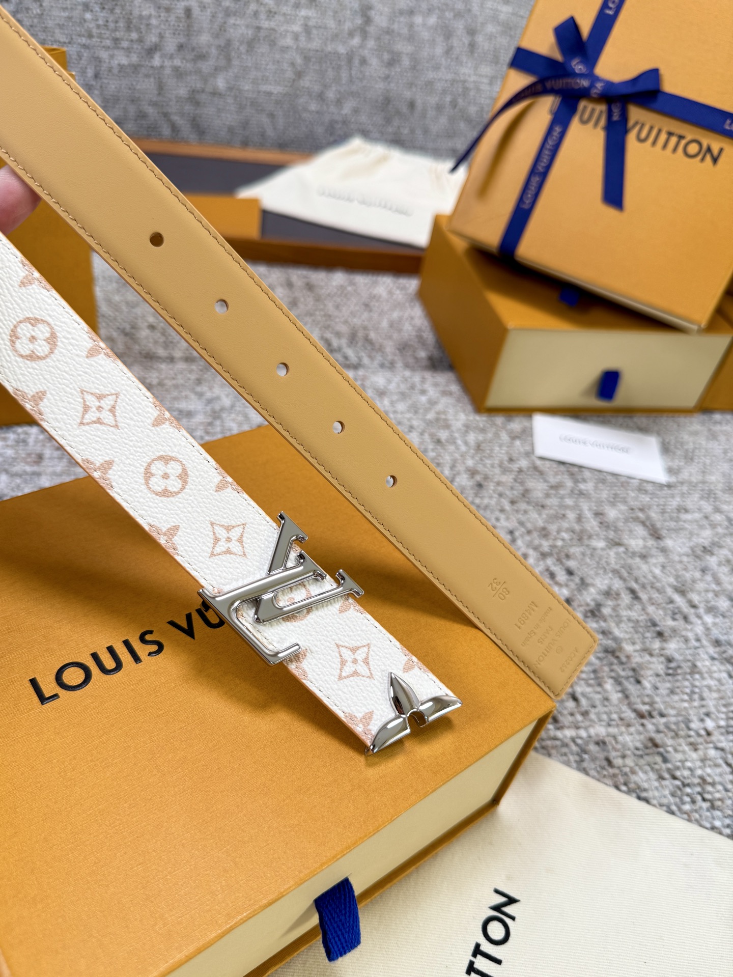 Louis Vuitton LV腰带 老花皮底两件套系列 原厂五金 精致手工绘边 柔软舒适 宽3.0