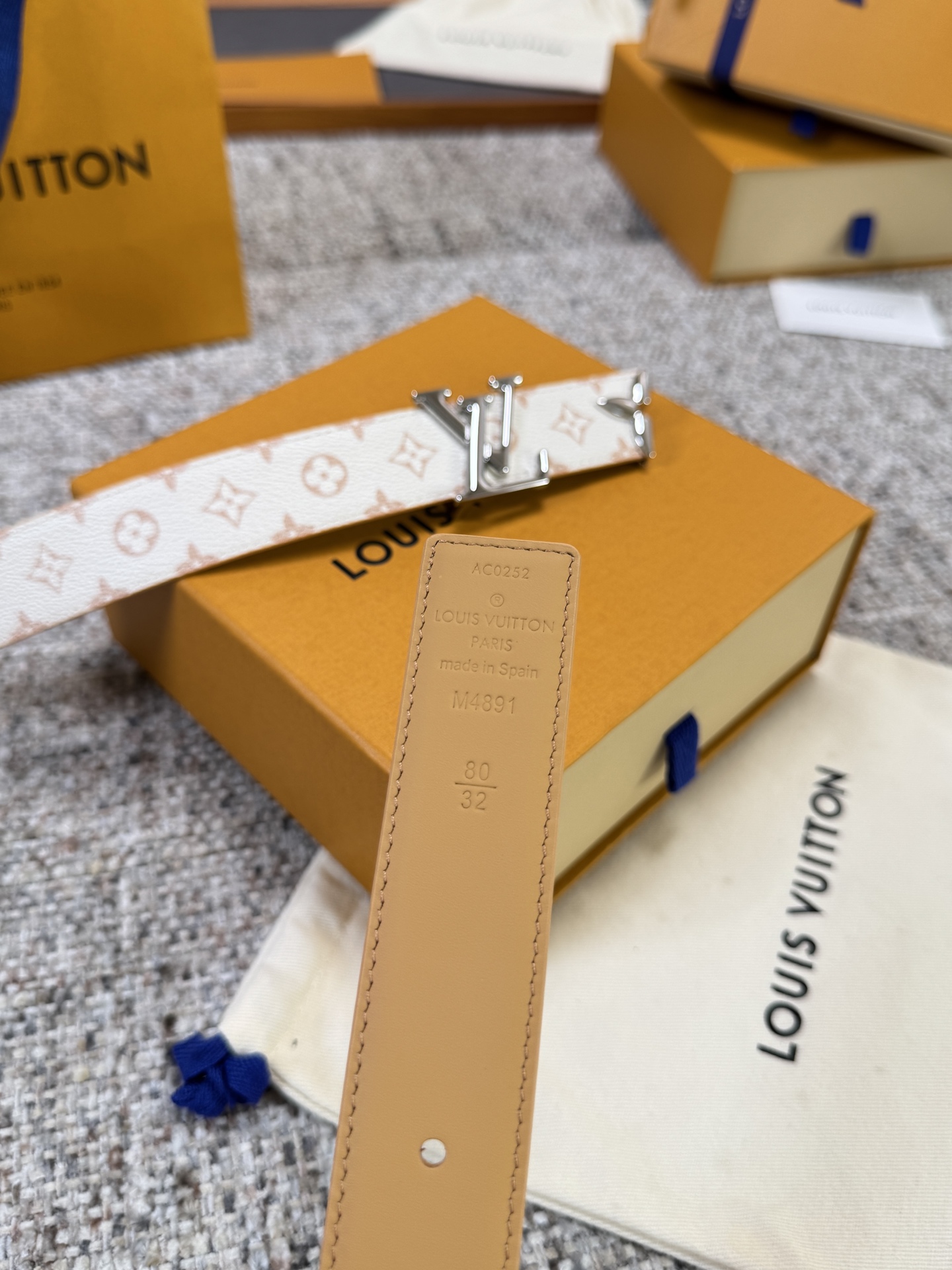 Louis Vuitton LV腰带 老花皮底两件套系列 原厂五金 精致手工绘边 柔软舒适 宽3.0