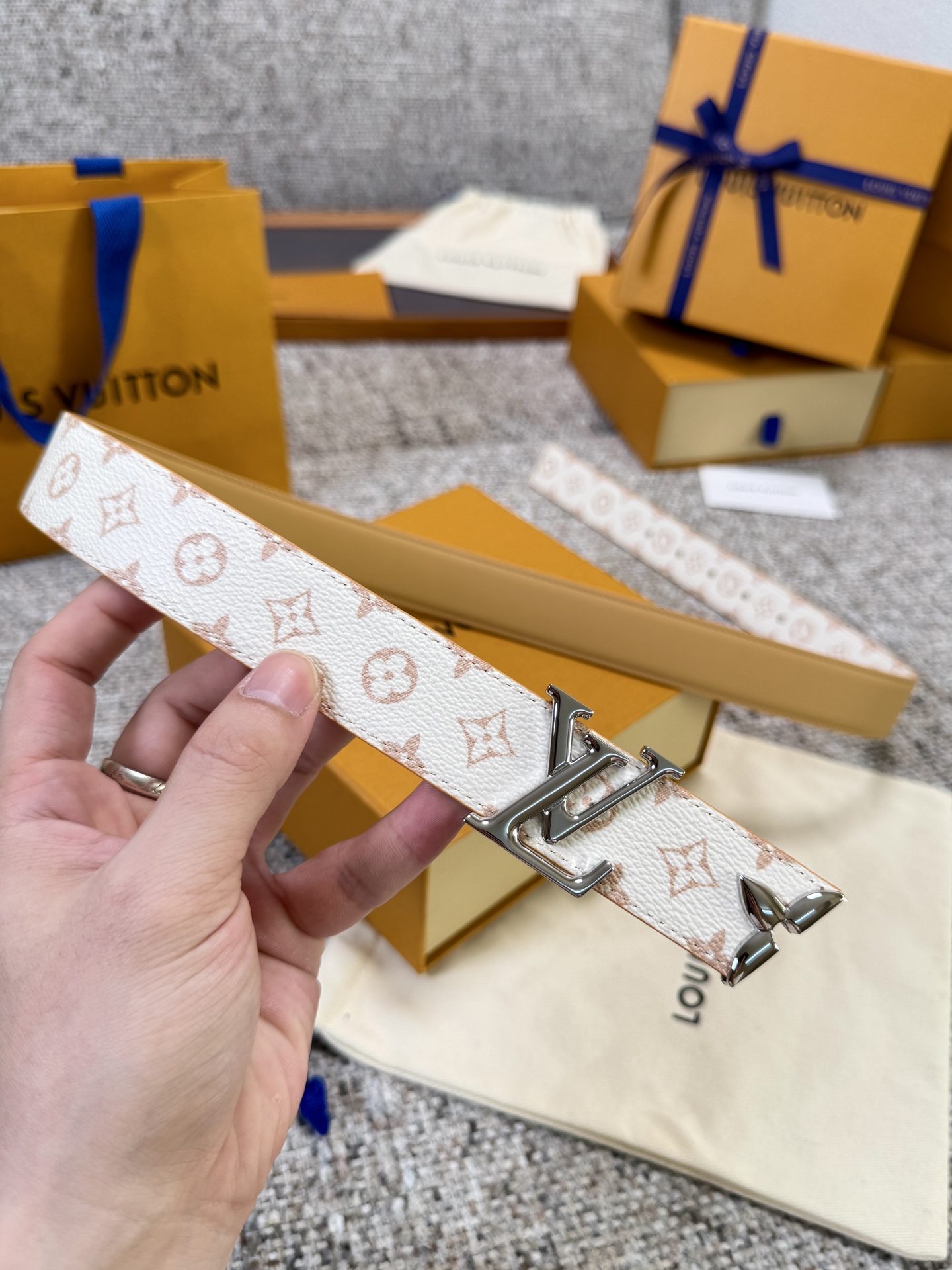 Louis Vuitton LV腰带 老花皮底两件套系列 原厂五金 精致手工绘边 柔软舒适 宽3.0