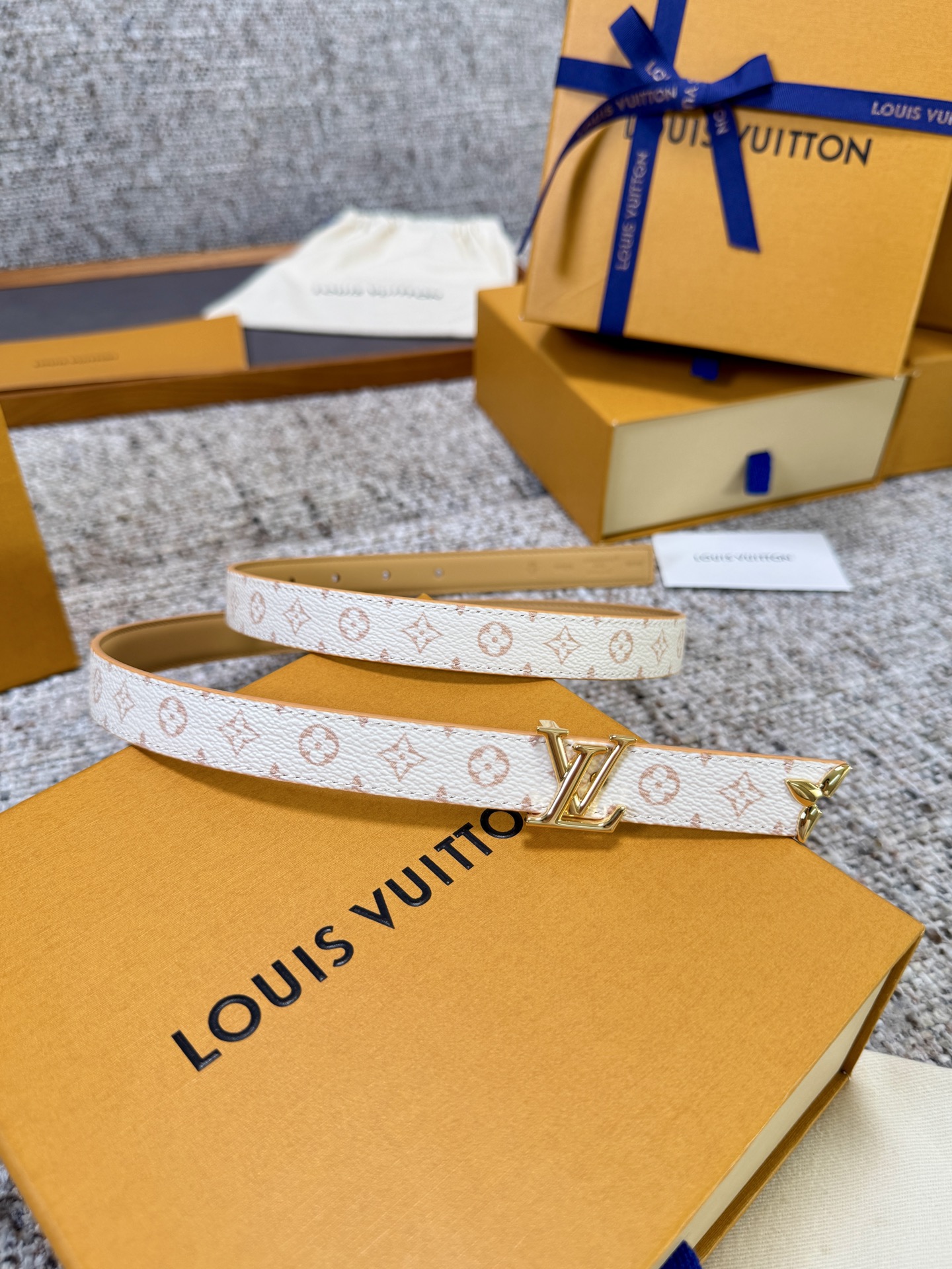 Louis Vuitton LV腰带 老花皮底两件套系列 原厂五金 精致手工绘边 柔软舒适 宽2.0