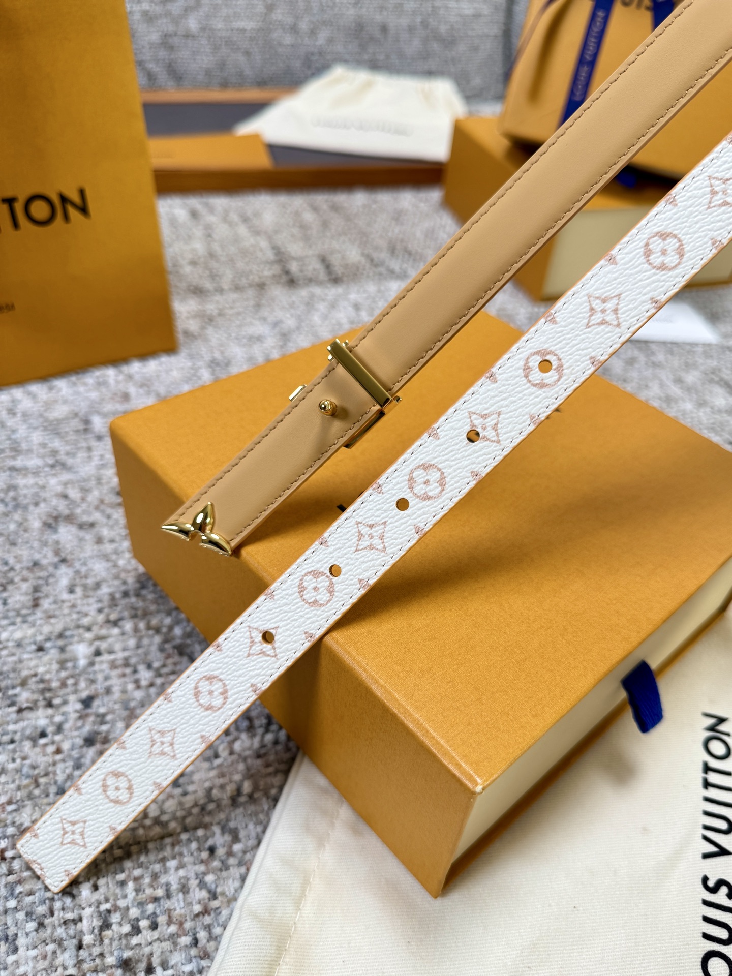 Louis Vuitton LV腰带 老花皮底两件套系列 原厂五金 精致手工绘边 柔软舒适 宽2.0