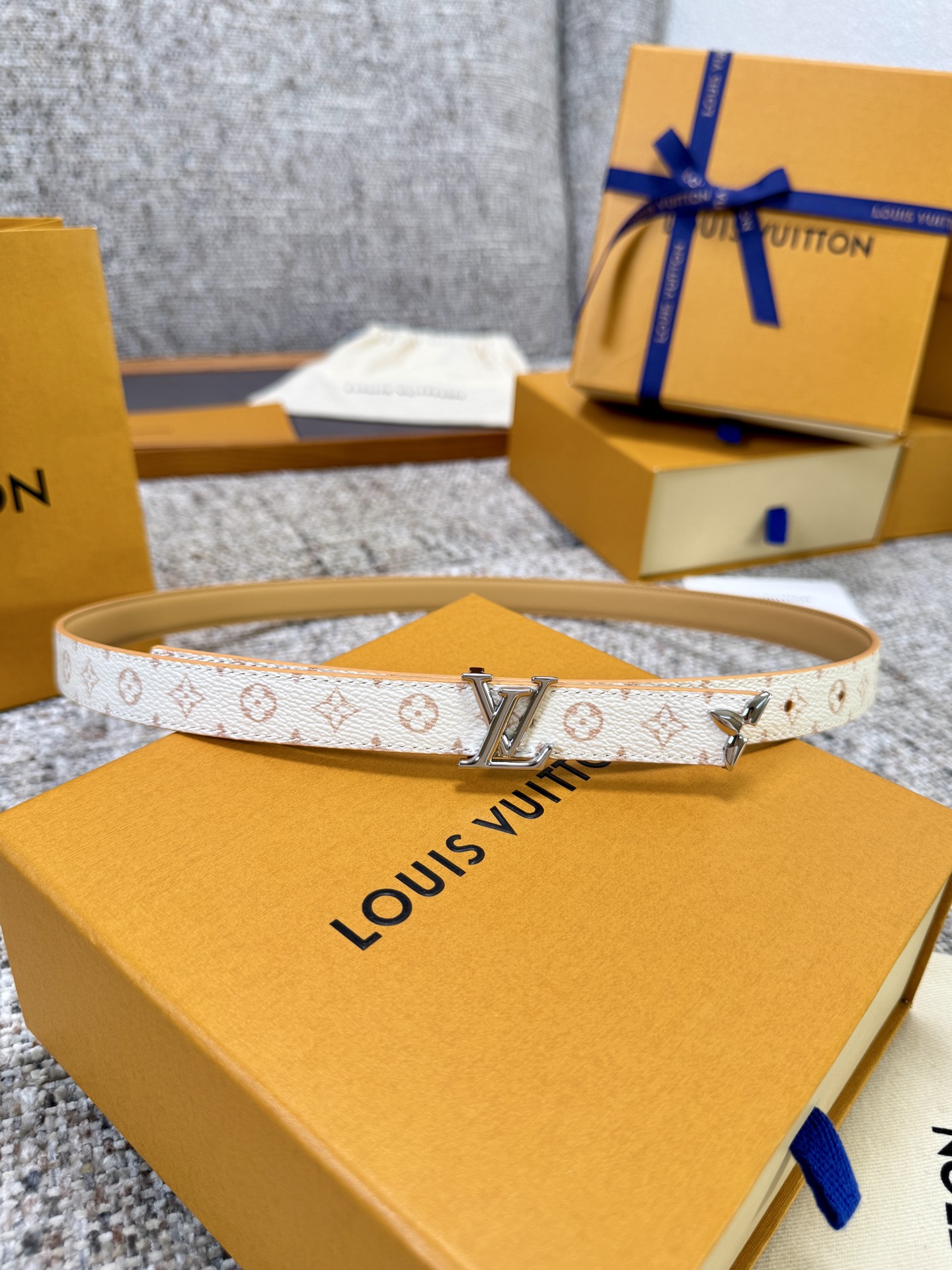 Louis Vuitton LV腰带 老花皮底两件套系列 原厂五金 精致手工绘边 柔软舒适 宽2.0