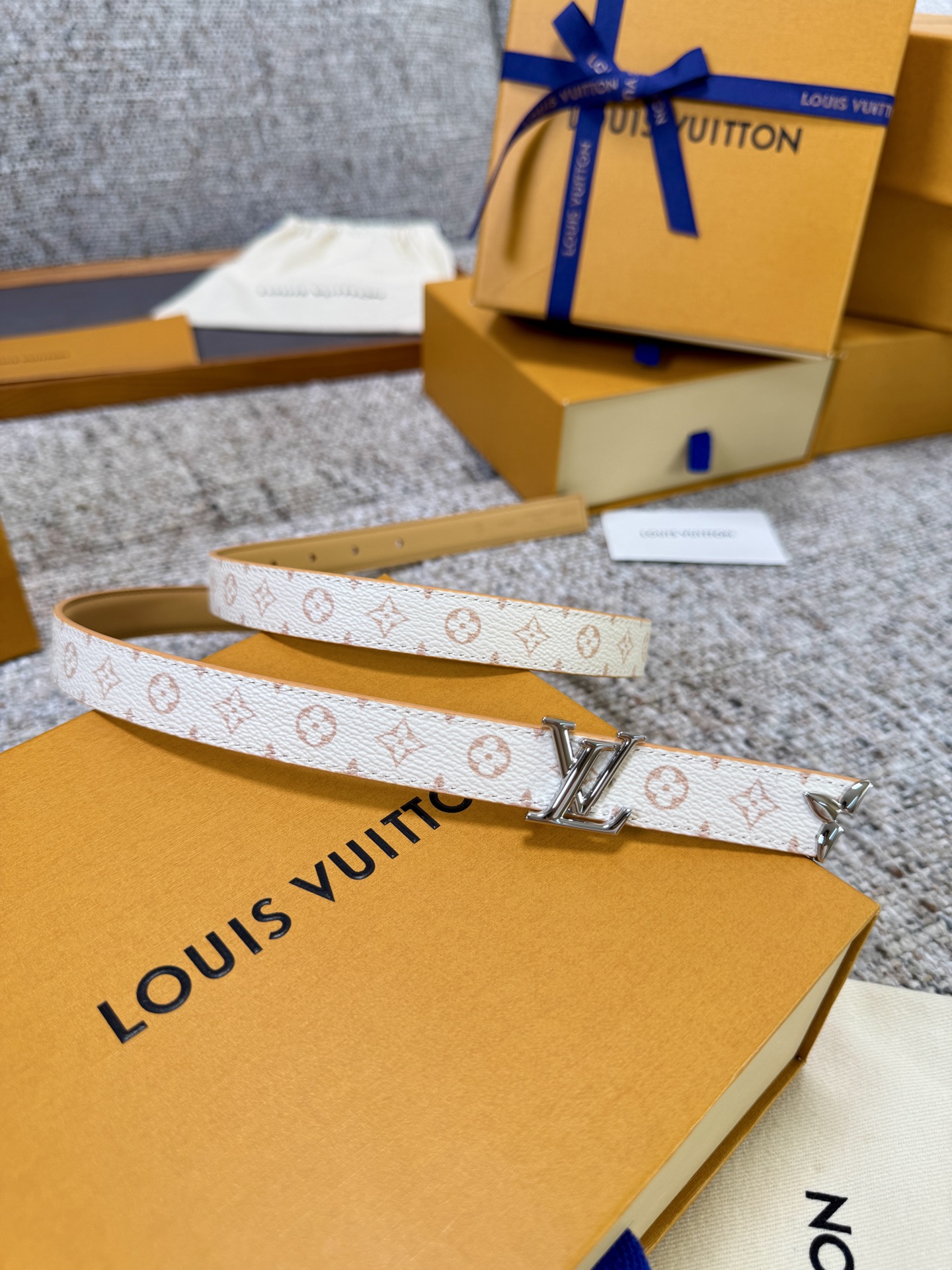 Louis Vuitton LV腰带 老花皮底两件套系列 原厂五金 精致手工绘边 柔软舒适 宽2.0