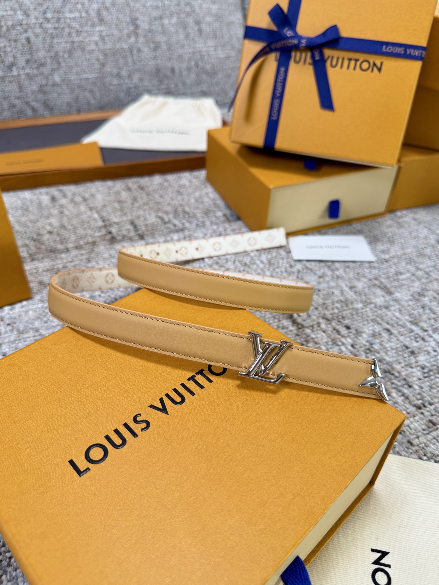 Louis Vuitton LV腰带 老花皮底两件套系列 原厂五金 精致手工绘边 柔软舒适 宽2.0