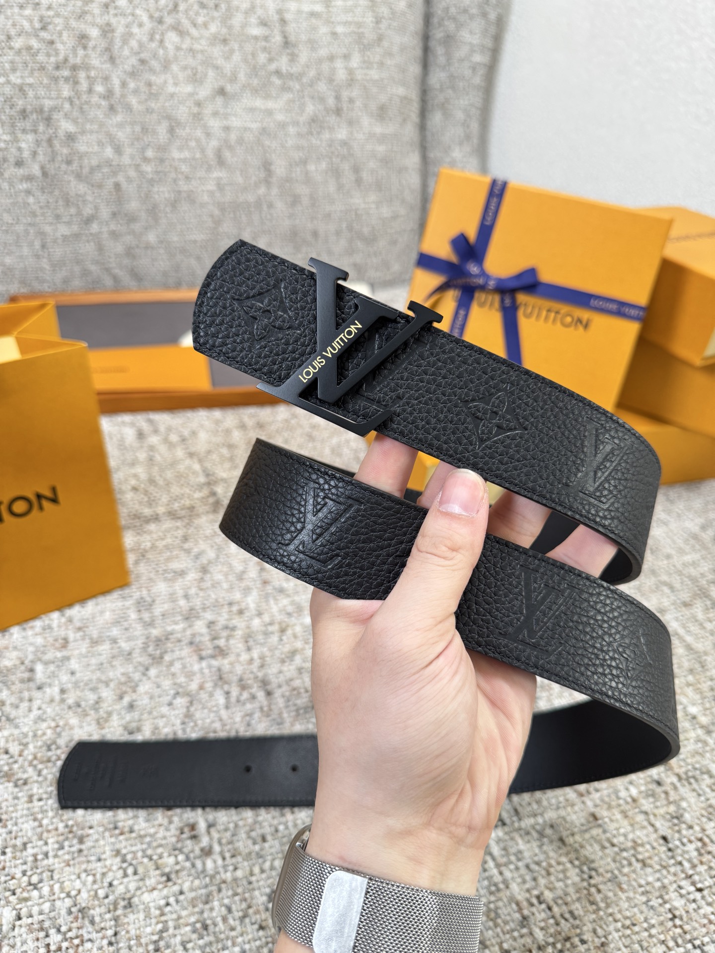 Louis Vuitton LV腰带 荔枝纹压花系列 原厂五金 精致手工绘边 柔软舒适 宽4.0