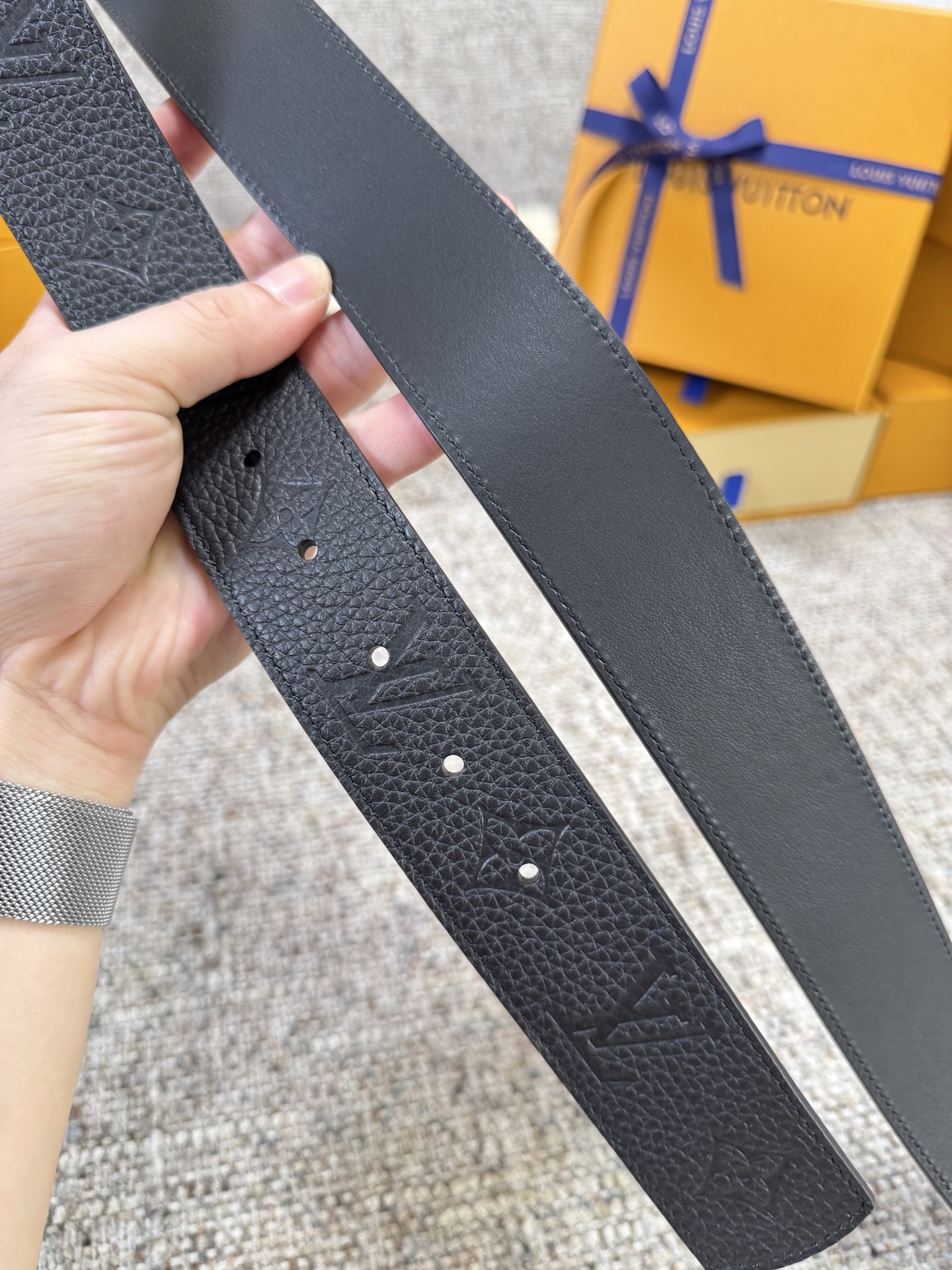 Louis Vuitton LV腰带 荔枝纹压花系列 原厂五金 精致手工绘边 柔软舒适 宽4.0