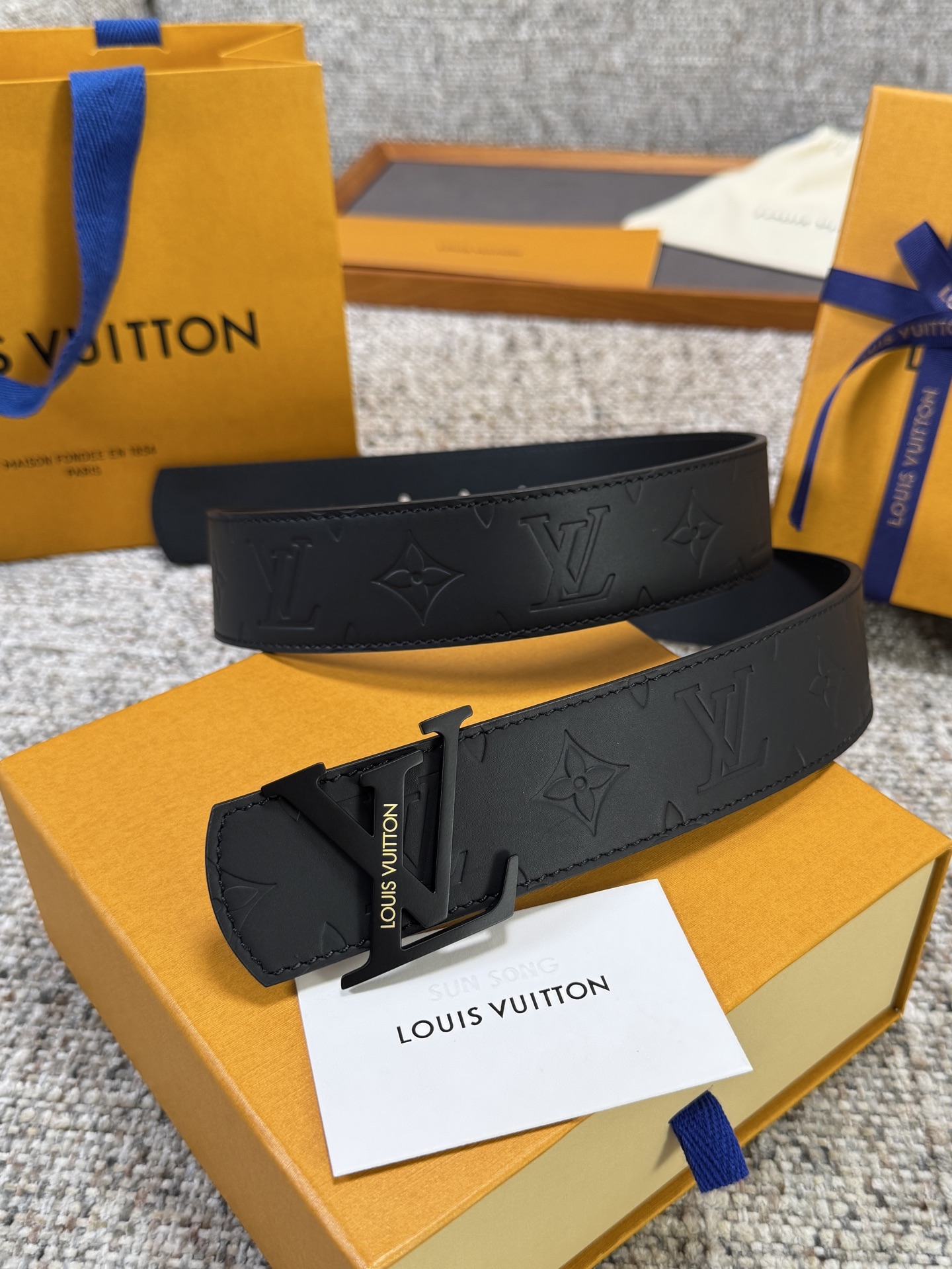Louis Vuitton LV腰带 平纹压花系列 原厂五金 精致手工绘边 柔软舒适 宽4.0