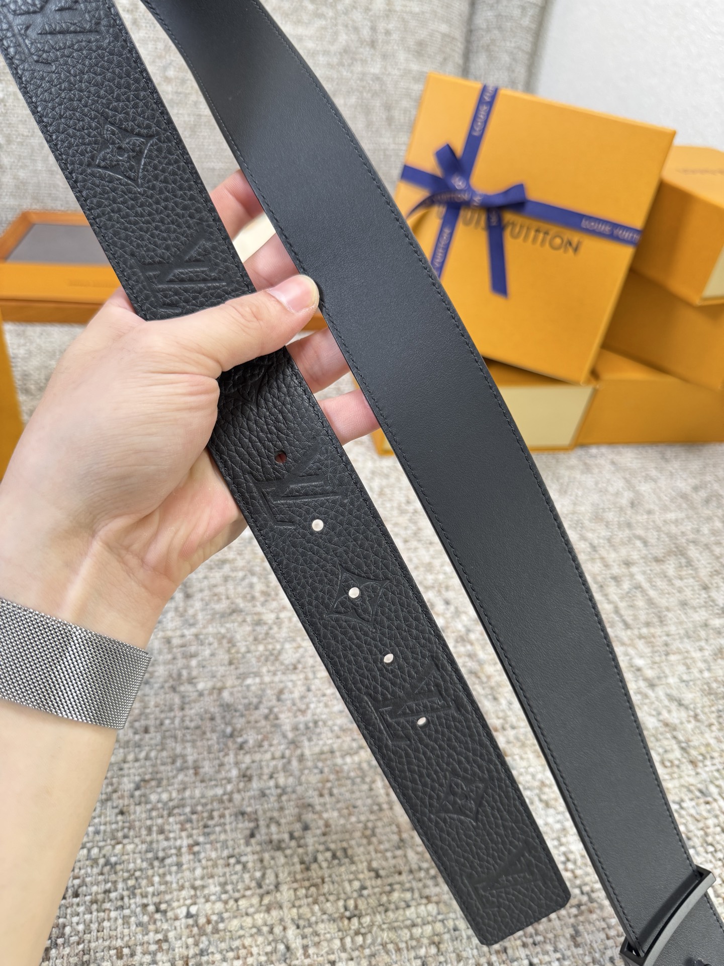 Louis Vuitton LV腰带 荔枝纹压花系列 原厂五金 精致手工绘边 柔软舒适 宽4.0