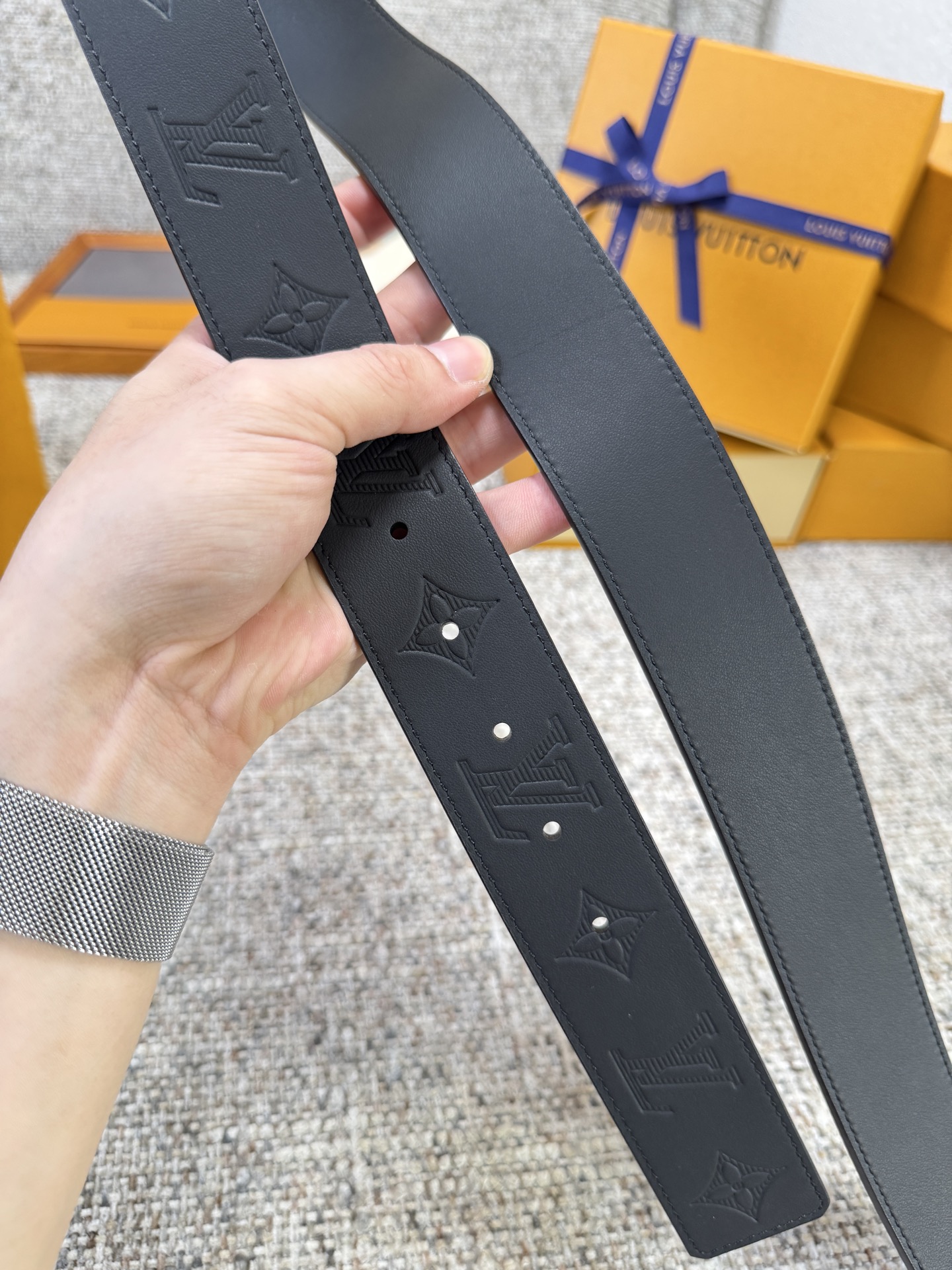Louis Vuitton LV腰带 平纹压花系列 原厂五金 精致手工绘边 柔软舒适 宽4.0