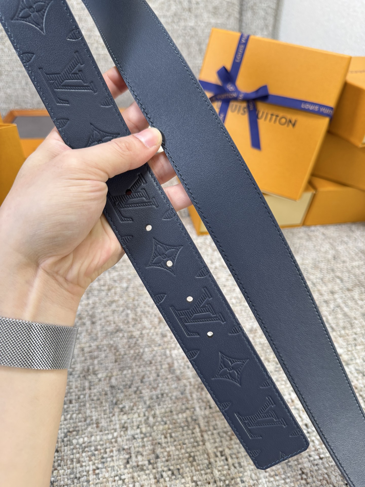 Louis Vuitton LV腰带 平纹压花系列 原厂五金 精致手工绘边 柔软舒适 宽4.0