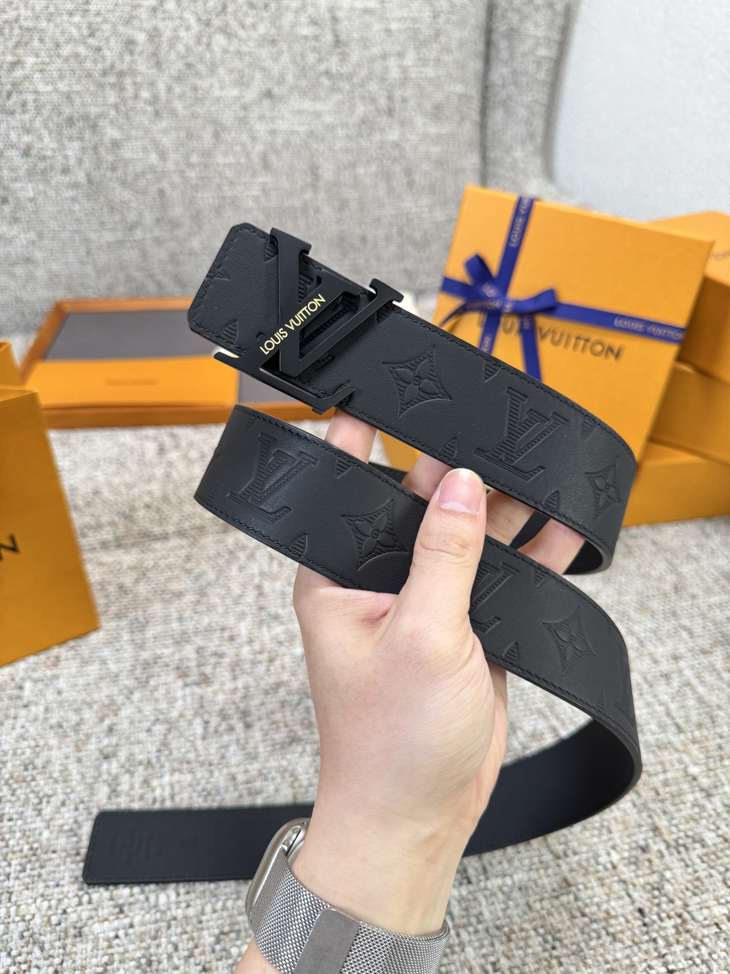 Louis Vuitton LV腰带 平纹压花系列 原厂五金 精致手工绘边 柔软舒适 宽4.0