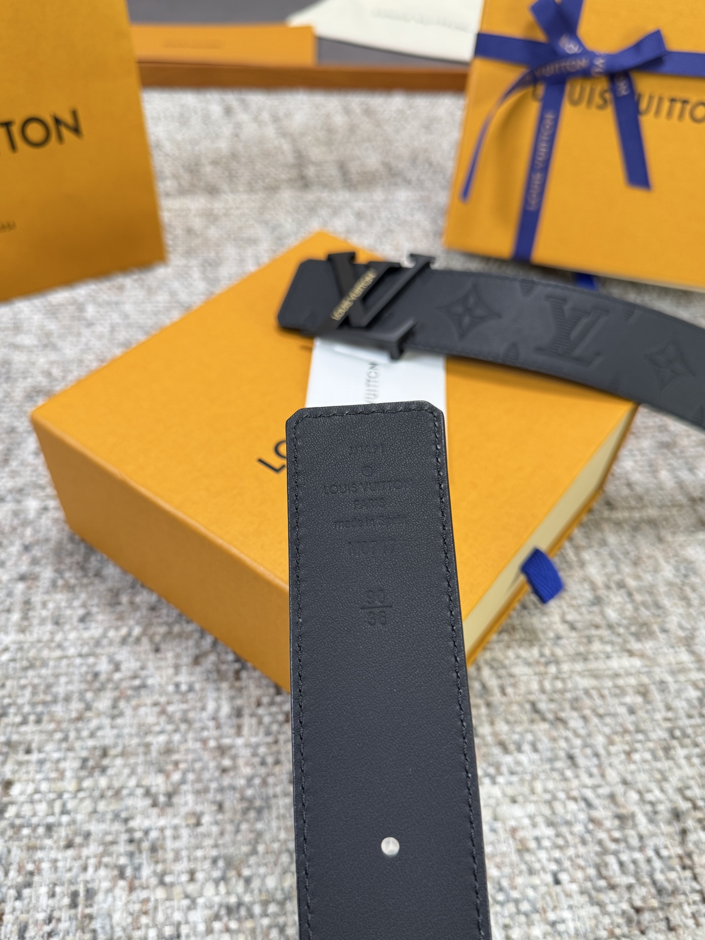 Louis Vuitton LV腰带 平纹压花系列 原厂五金 精致手工绘边 柔软舒适 宽4.0