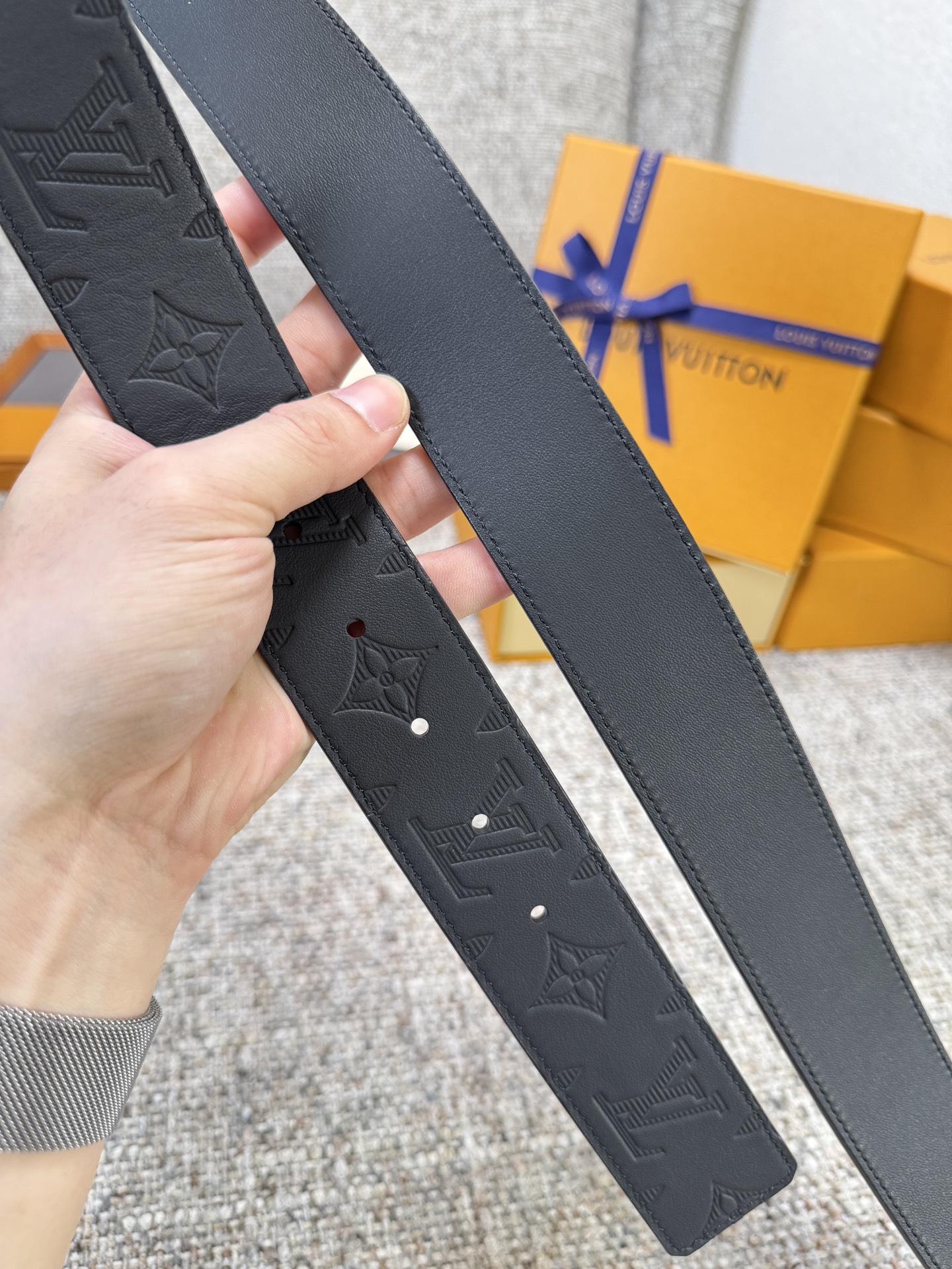 Louis Vuitton LV腰带 平纹压花系列 原厂五金 精致手工绘边 柔软舒适 宽4.0