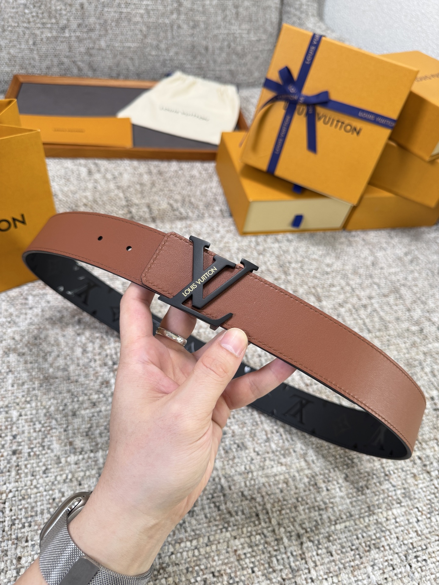 Louis Vuitton LV腰带 头层丝印系列 原厂五金 精致手工绘边 柔软舒适 宽4.0
