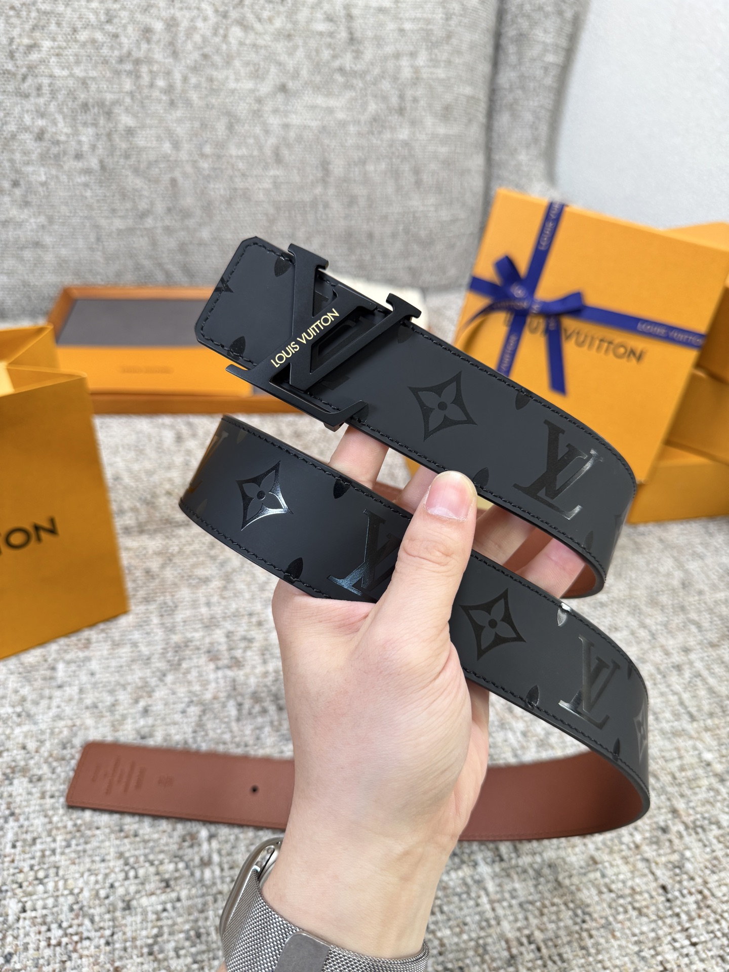 Louis Vuitton LV腰带 头层丝印系列 原厂五金 精致手工绘边 柔软舒适 宽4.0