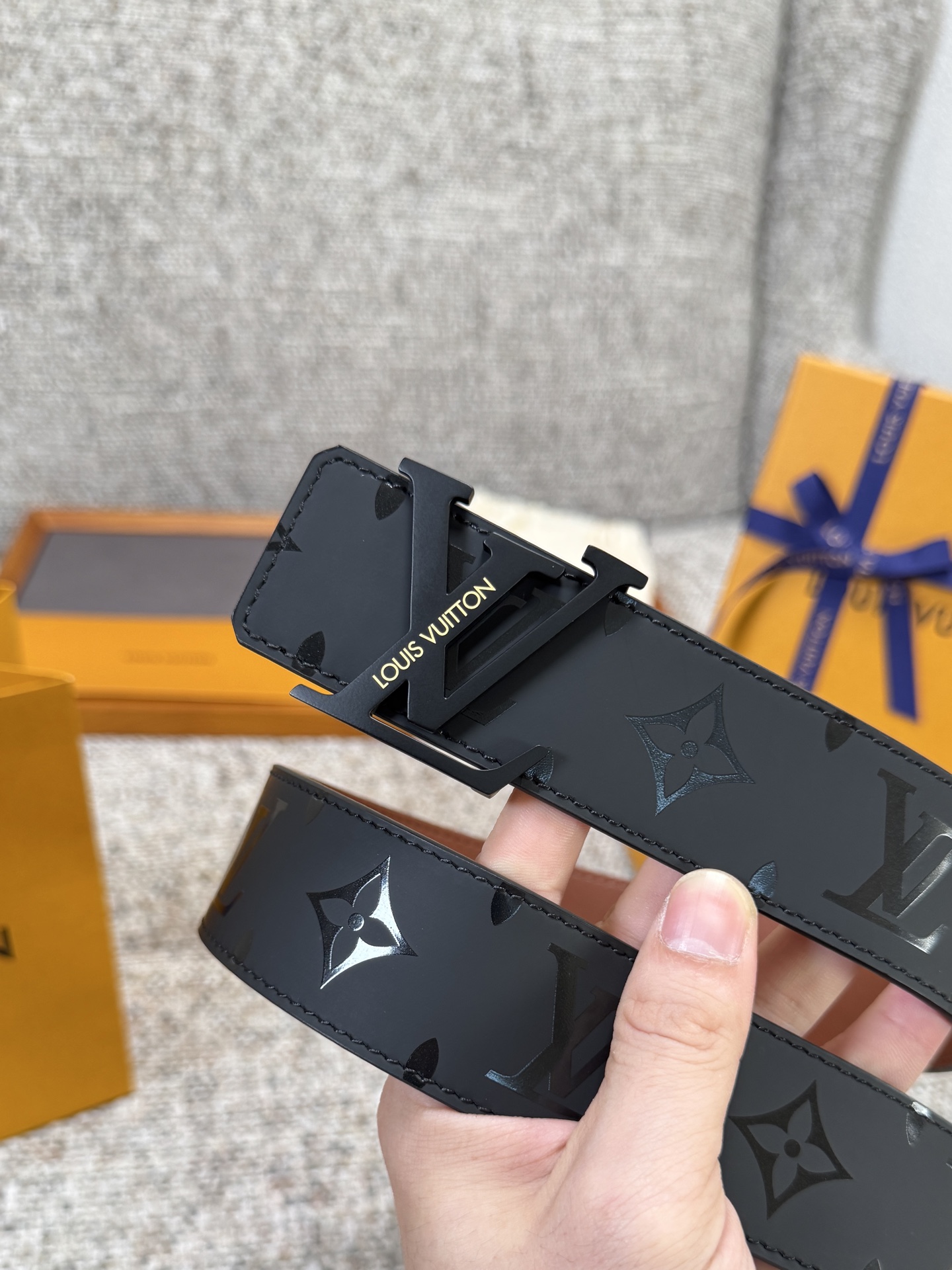 Louis Vuitton LV腰带 头层丝印系列 原厂五金 精致手工绘边 柔软舒适 宽4.0