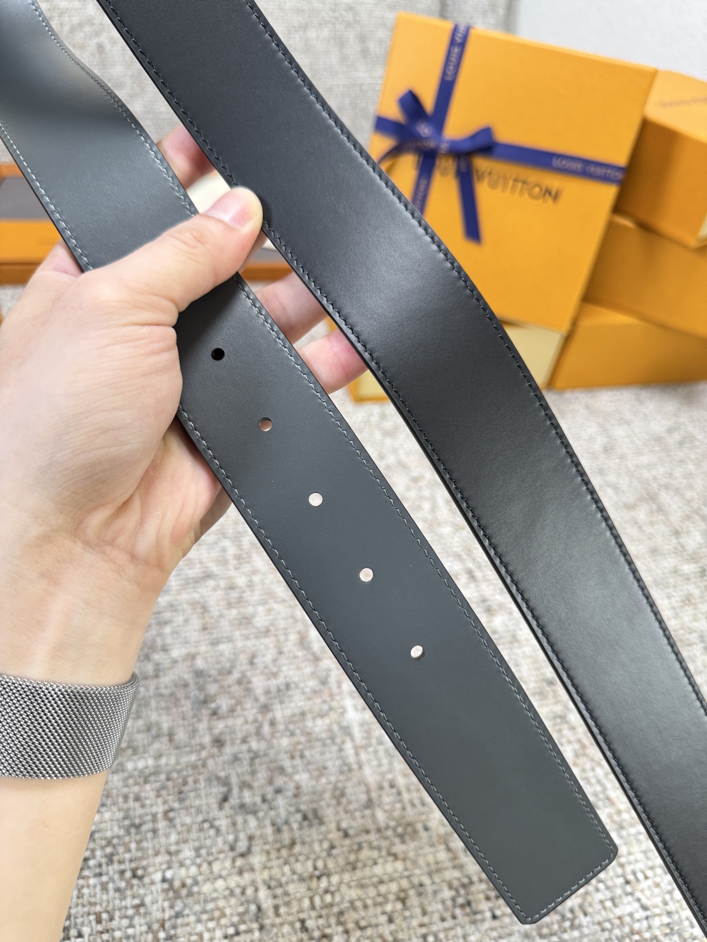 Louis Vuitton LV腰带 双面头层平纹系列 原厂五金 精致手工绘边 柔软舒适 宽4.0