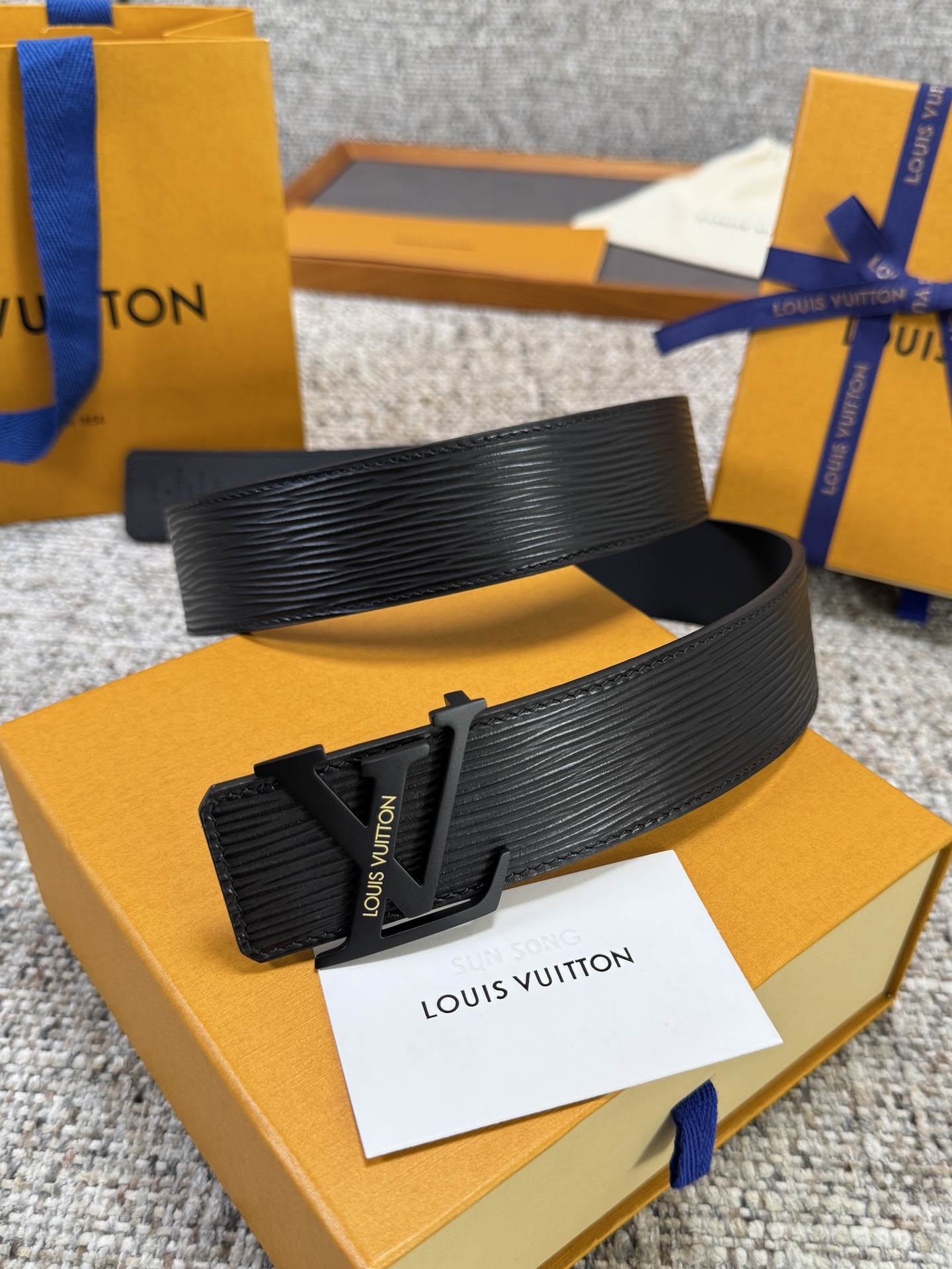Louis Vuitton LV腰帶 水波紋系列 原廠五金 精緻手工繪邊 柔軟舒適 寬4.0