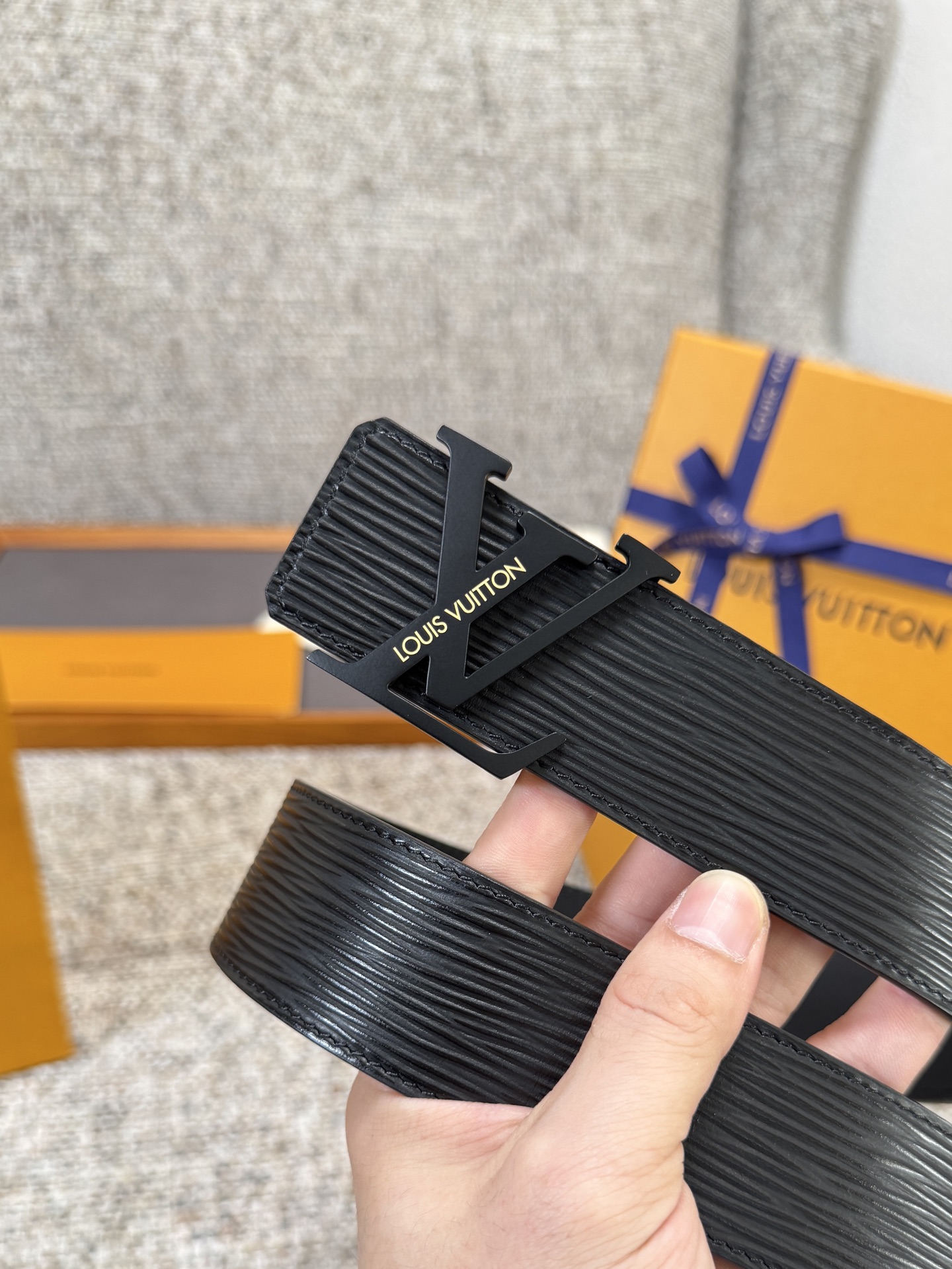 Louis Vuitton LV腰帶 水波紋系列 原廠五金 精緻手工繪邊 柔軟舒適 寬4.0