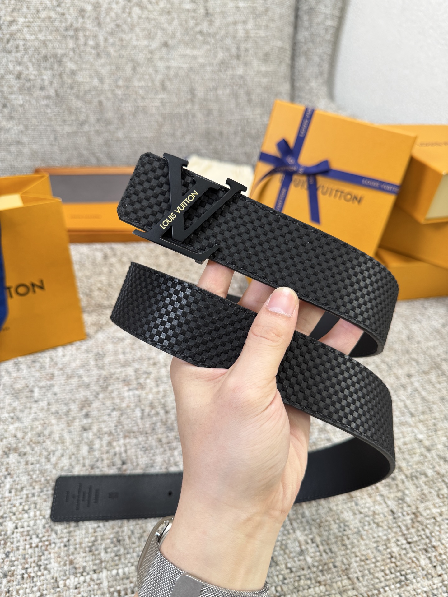 Louis Vuitton LV腰带 米格压花系列 原厂五金 精致手工绘边 柔软舒适 宽4.0