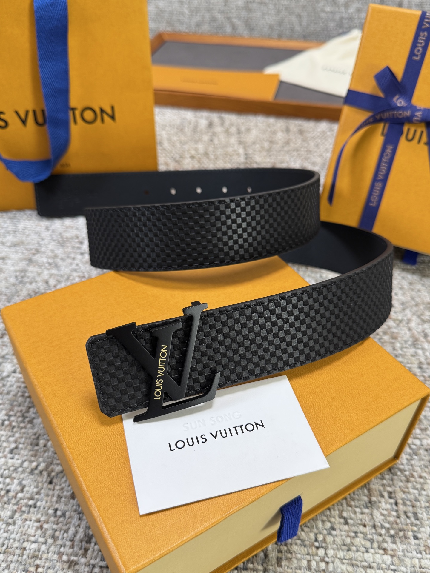 Louis Vuitton LV腰带 米格压花系列 原厂五金 精致手工绘边 柔软舒适 宽4.0