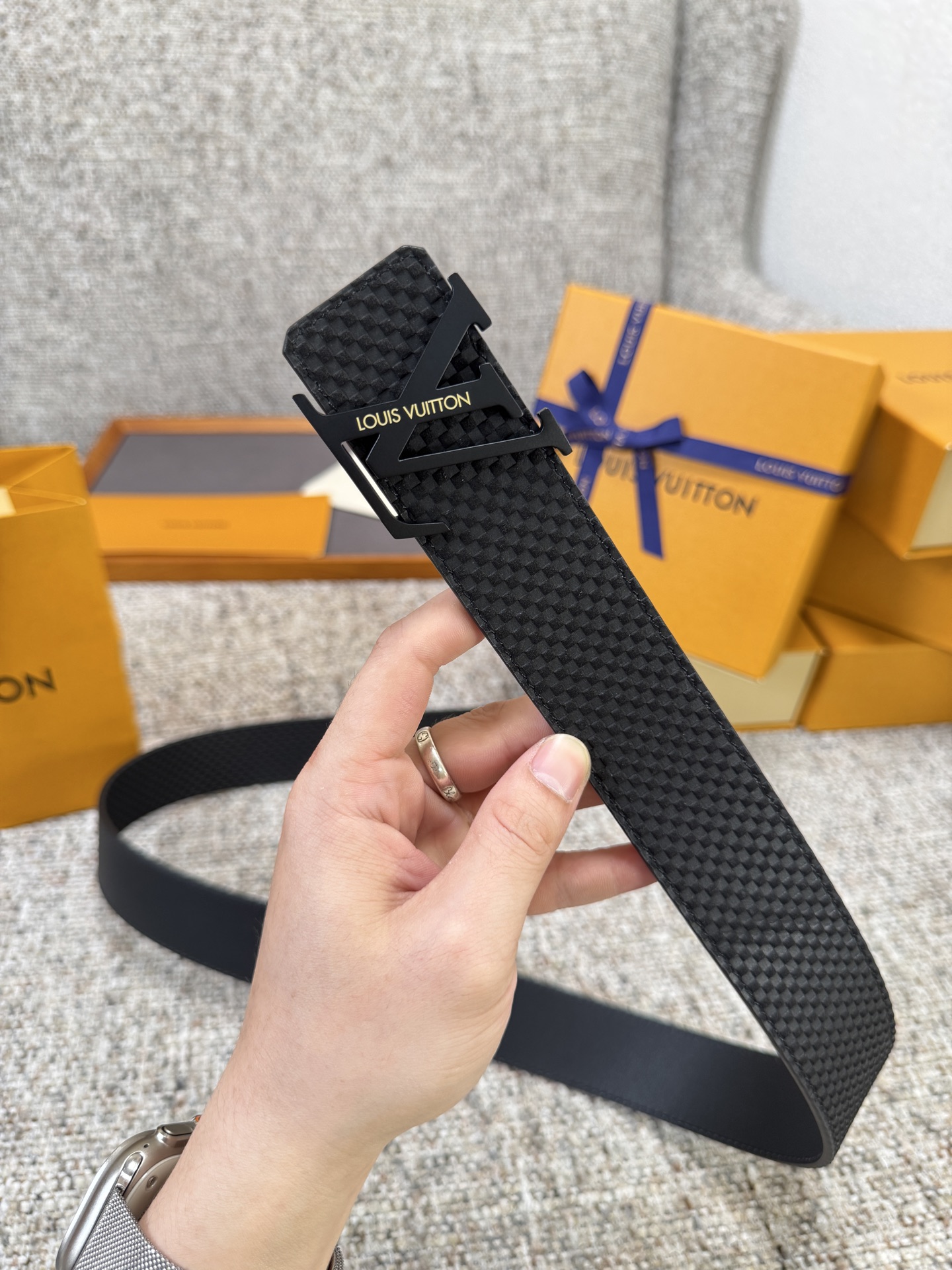 Louis Vuitton LV腰带 米格压花系列 原厂五金 精致手工绘边 柔软舒适 宽4.0