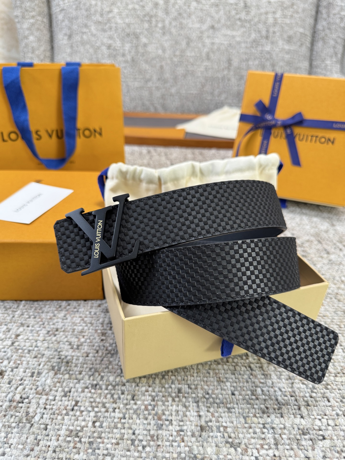 Louis Vuitton LV腰带 米格压花系列 原厂五金 精致手工绘边 柔软舒适 宽4.0