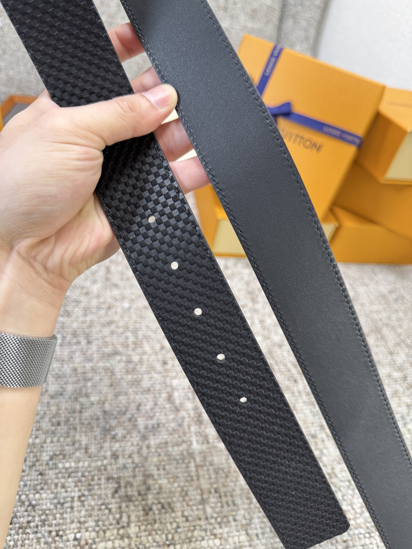 Louis Vuitton LV腰带 米格压花系列 原厂五金 精致手工绘边 柔软舒适 宽4.0
