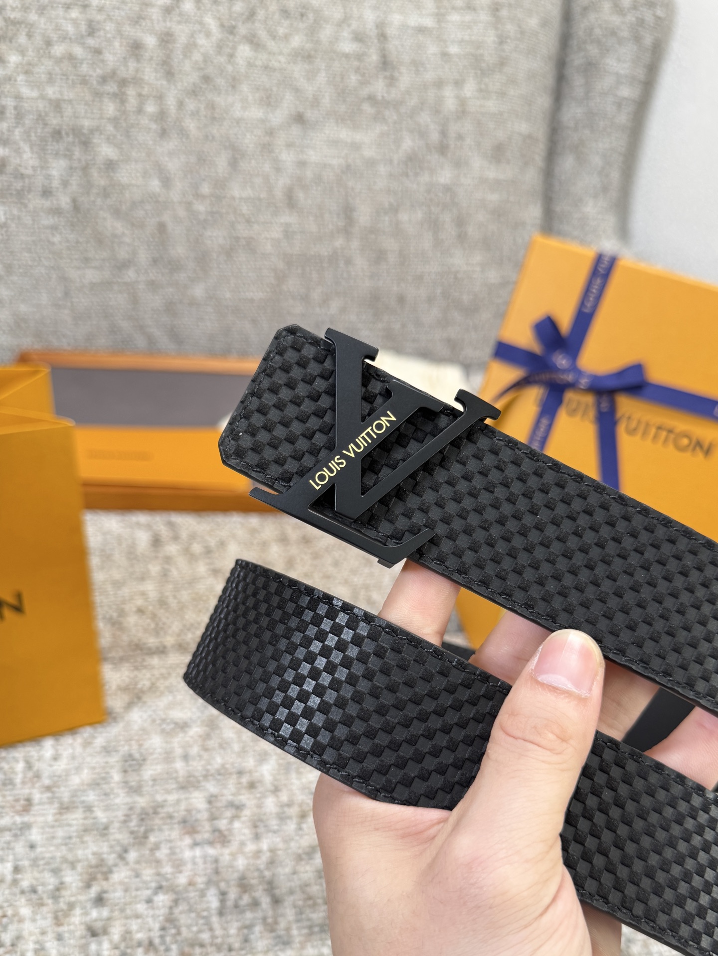 Louis Vuitton LV腰带 米格压花系列 原厂五金 精致手工绘边 柔软舒适 宽4.0
