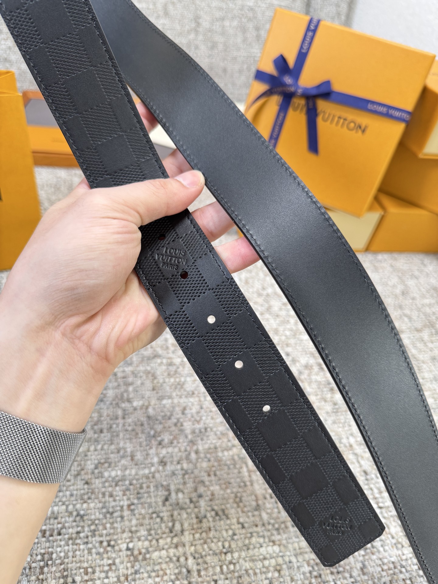 Louis Vuitton LV腰带 压格压花系列 原厂五金 精致手工绘边 柔软舒适 宽4.0