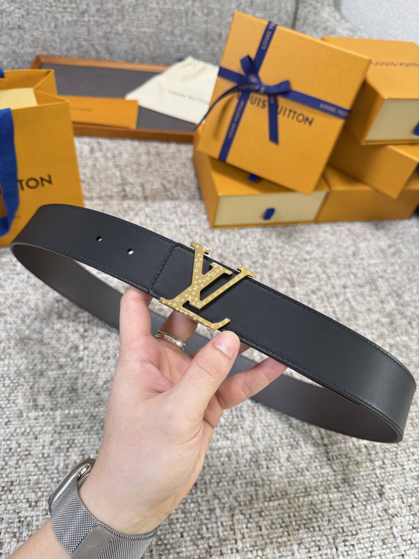 Louis Vuitton LV腰带 双面平纹系列 原厂五金 精致手工绘边 柔软舒适 宽4.0