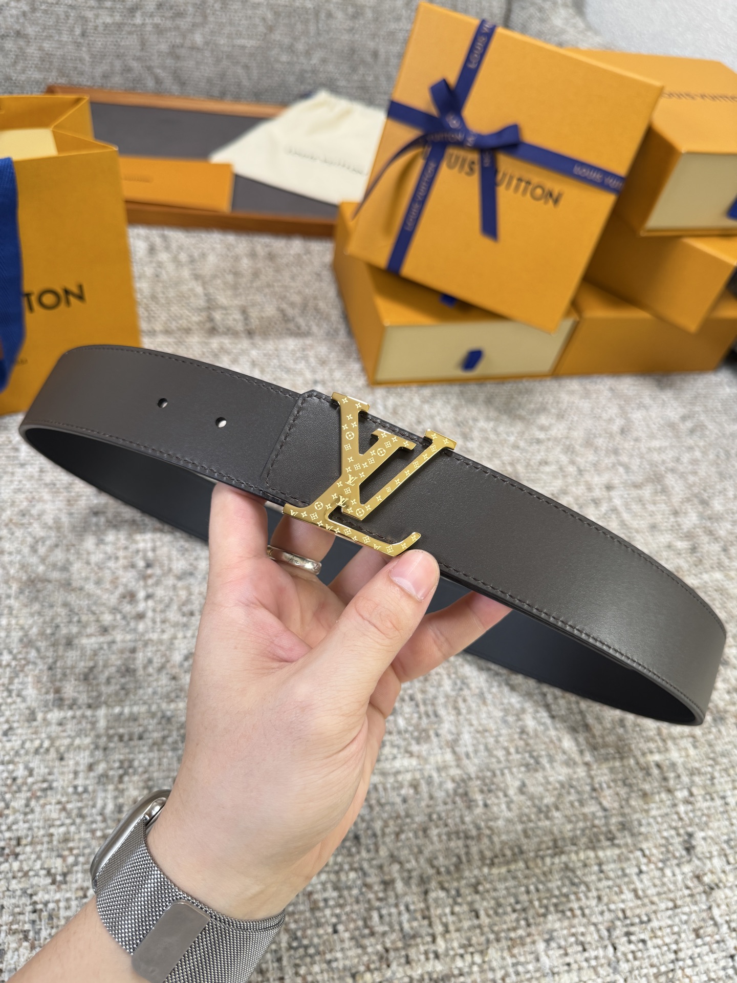 Louis Vuitton LV腰带 双面平纹系列 原厂五金 精致手工绘边 柔软舒适 宽4.0
