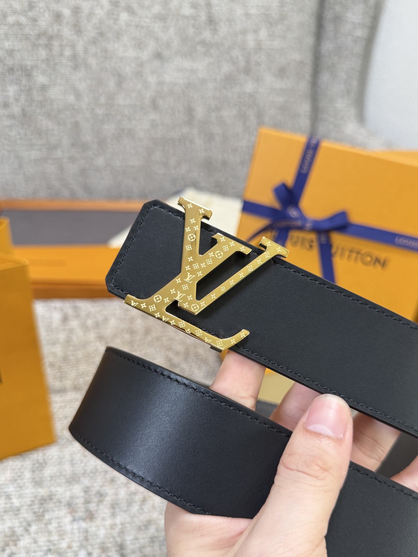 Louis Vuitton LV腰带 双面平纹系列 原厂五金 精致手工绘边 柔软舒适 宽4.0