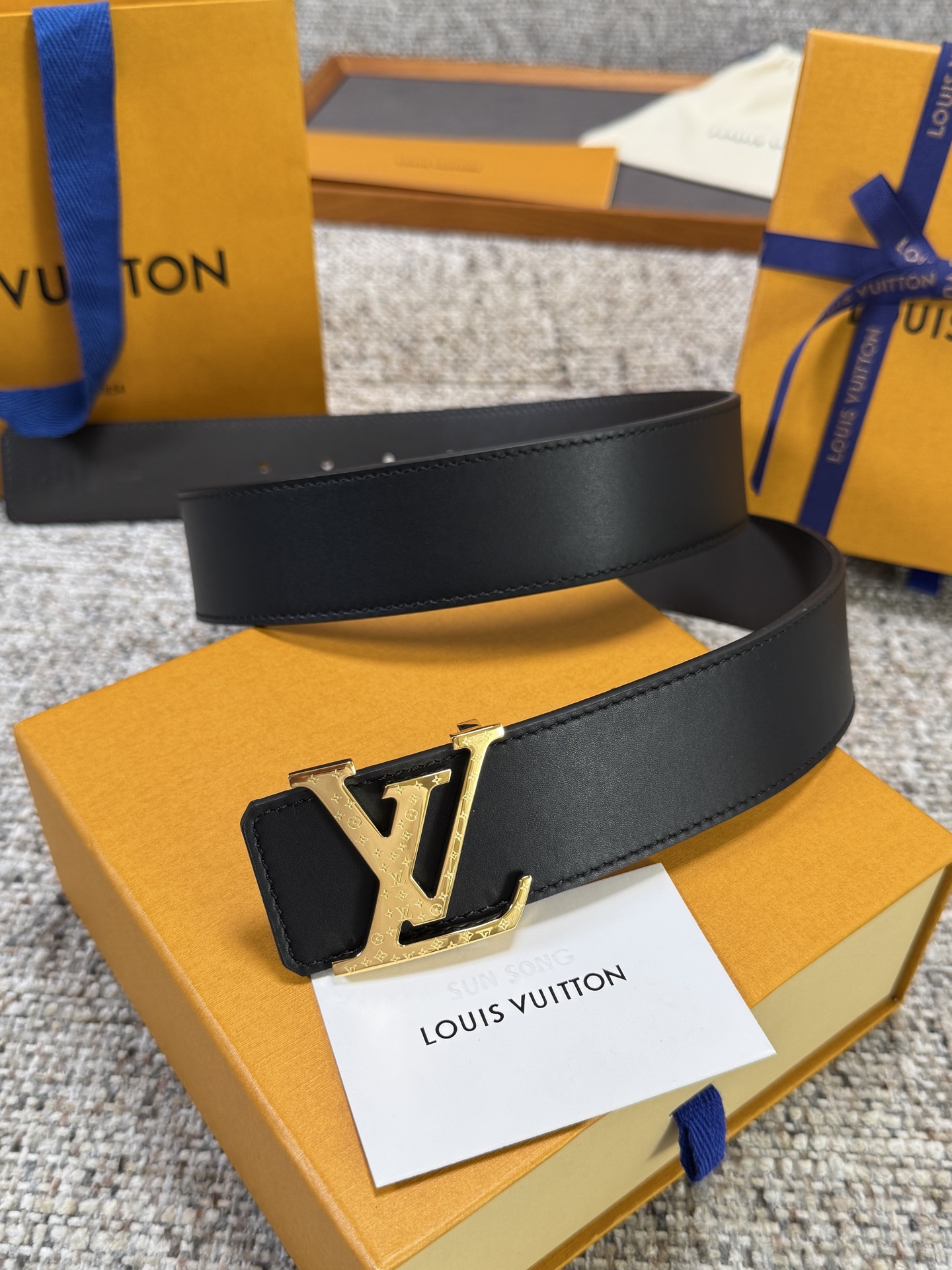 Louis Vuitton LV腰带 双面平纹系列 原厂五金 精致手工绘边 柔软舒适 宽4.0