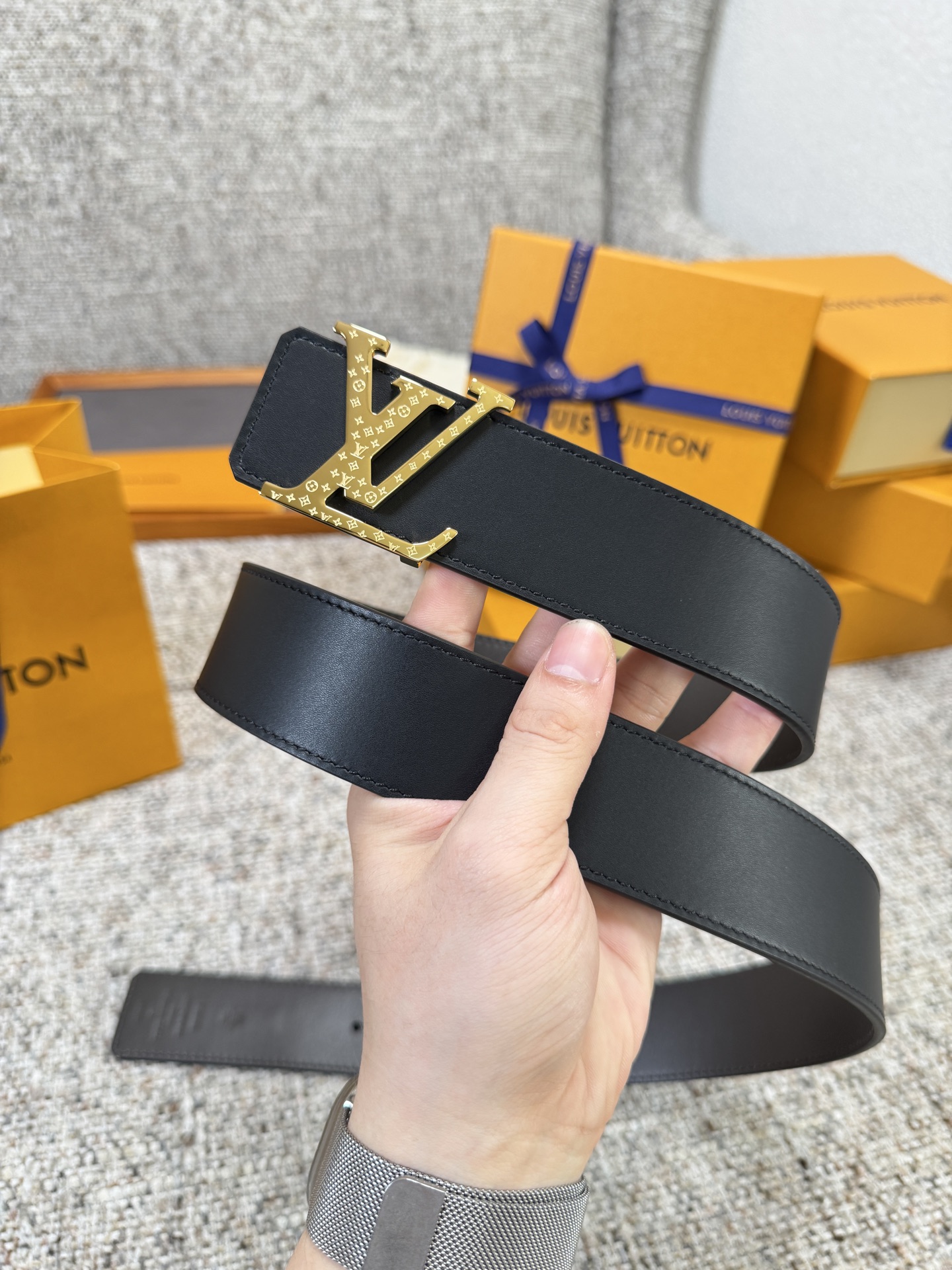 Louis Vuitton LV腰带 双面平纹系列 原厂五金 精致手工绘边 柔软舒适 宽4.0