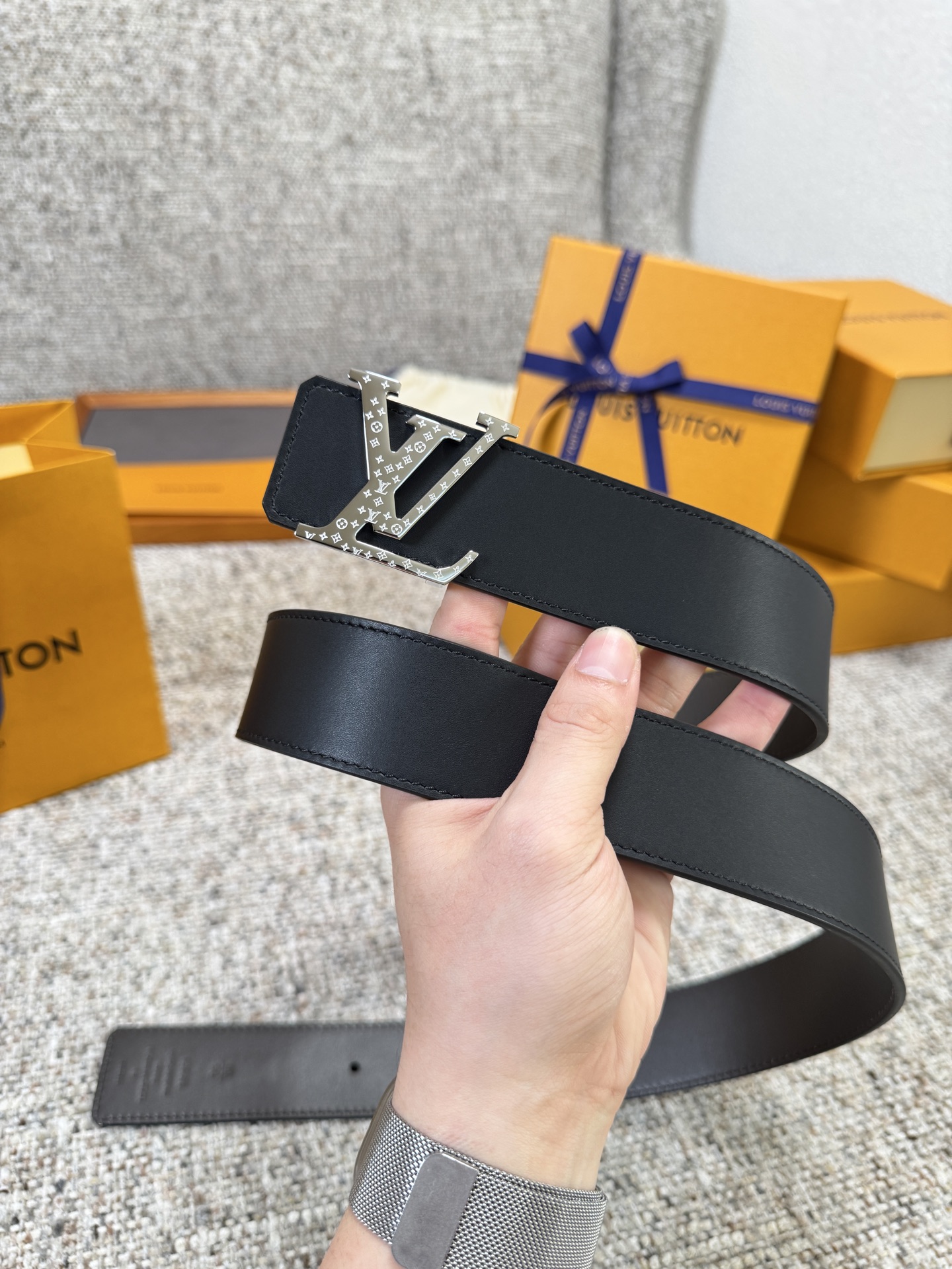 Louis Vuitton LV腰带 双面平纹系列 原厂五金 精致手工绘边 柔软舒适 宽4.0