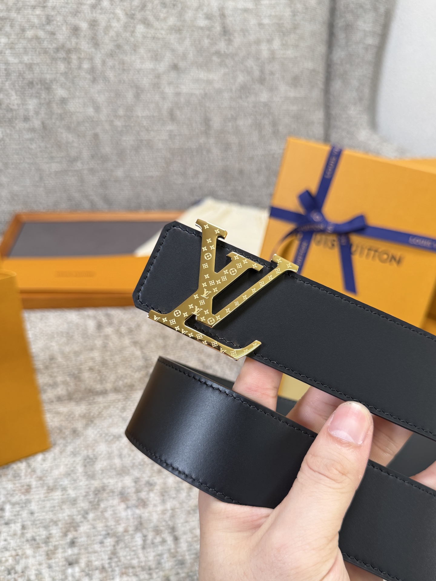 Louis Vuitton LV腰带 双面平纹系列 原厂五金 精致手工绘边 柔软舒适 宽4.0