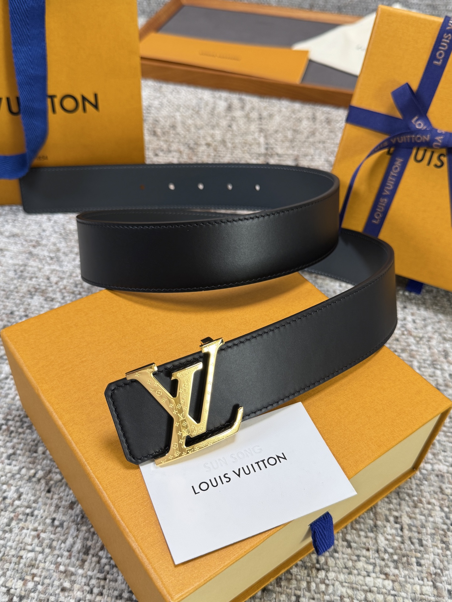 Louis Vuitton LV腰带 双面平纹系列 原厂五金 精致手工绘边 柔软舒适 宽4.0