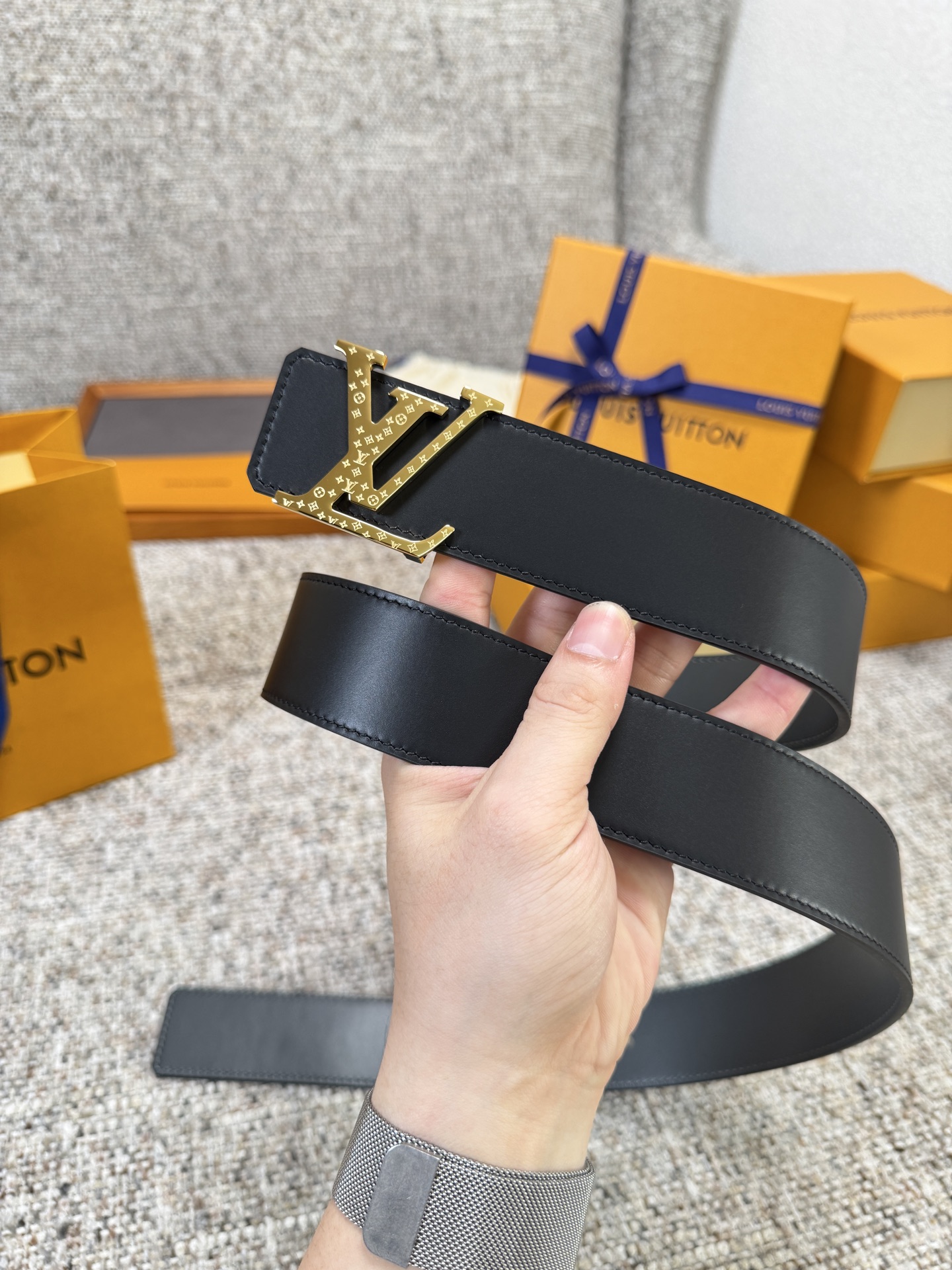 Louis Vuitton LV腰带 双面平纹系列 原厂五金 精致手工绘边 柔软舒适 宽4.0