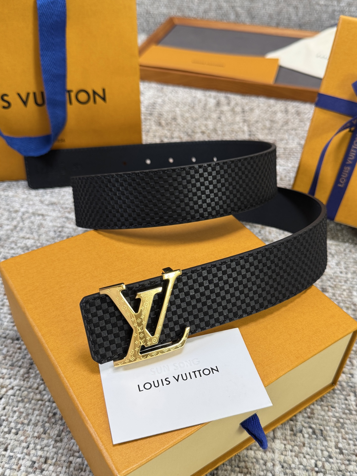 NO:882595,Original Louis Vuitton LV belt MiG series original hardware exquisite hand-painted edges soft and comfortable width 4.0, belt, louis vuitton, louis vuitton19860909原单 Louis Vuitton LV腰带 米格系列 原厂五金 精致手工绘边 柔软舒适 宽4.0,皮带,louis vuitton,louis vuitton,Belt