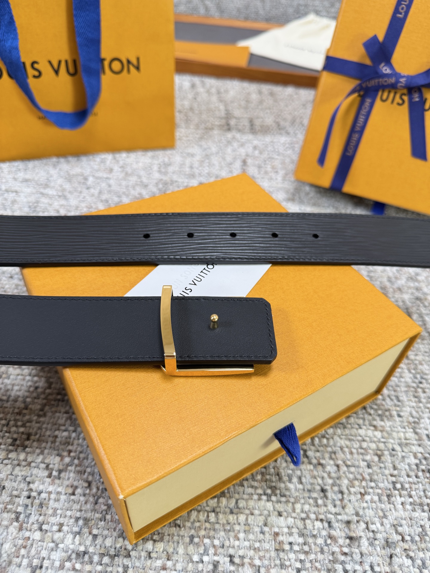 Louis Vuitton LV腰带 水波纹系列 原厂五金 精致手工绘边 柔软舒适 宽4.0