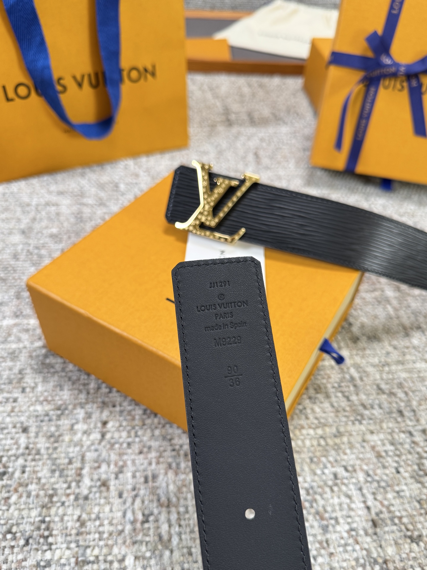 Louis Vuitton LV腰带 水波纹系列 原厂五金 精致手工绘边 柔软舒适 宽4.0