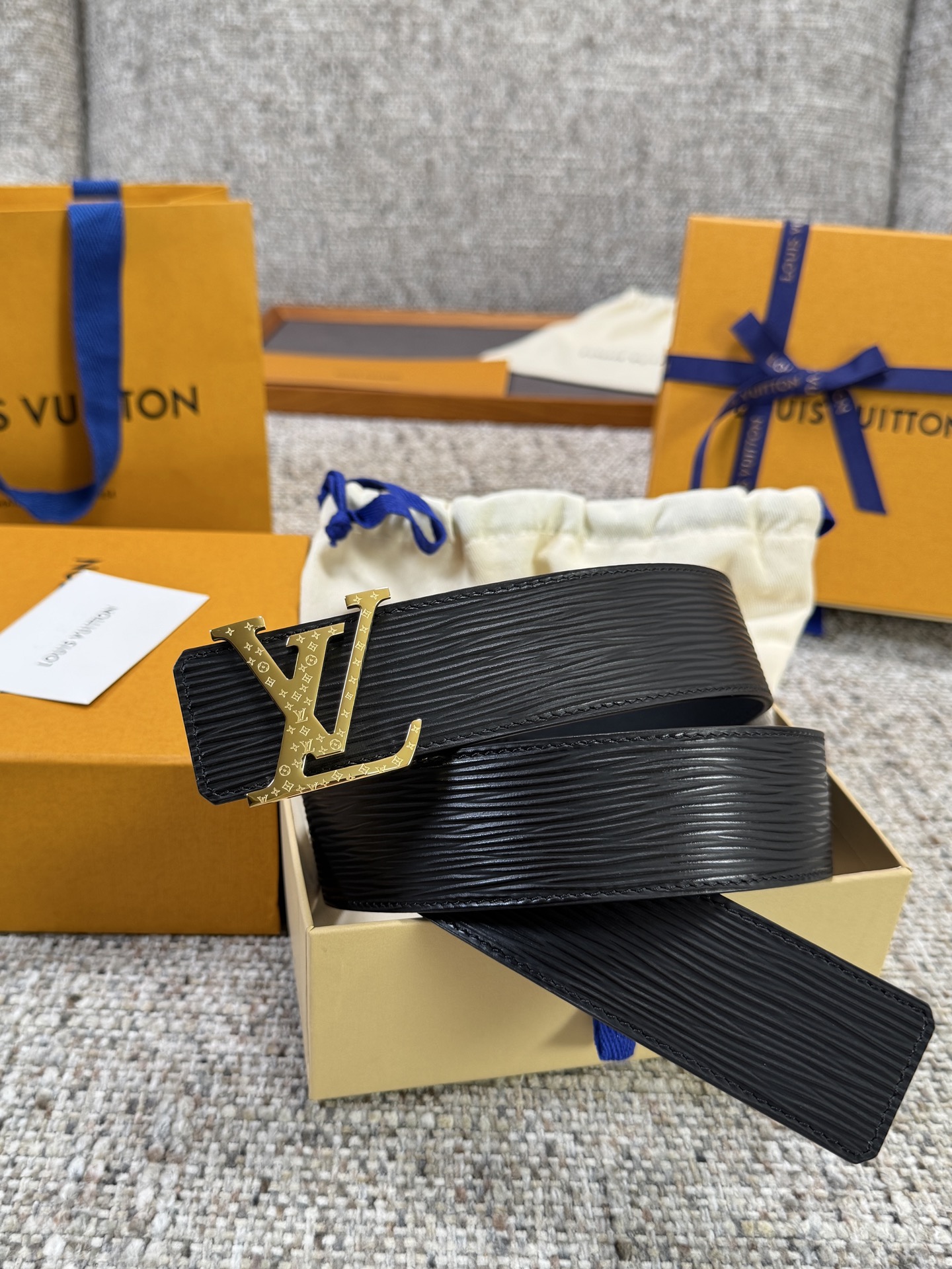 Louis Vuitton LV腰带 水波纹系列 原厂五金 精致手工绘边 柔软舒适 宽4.0