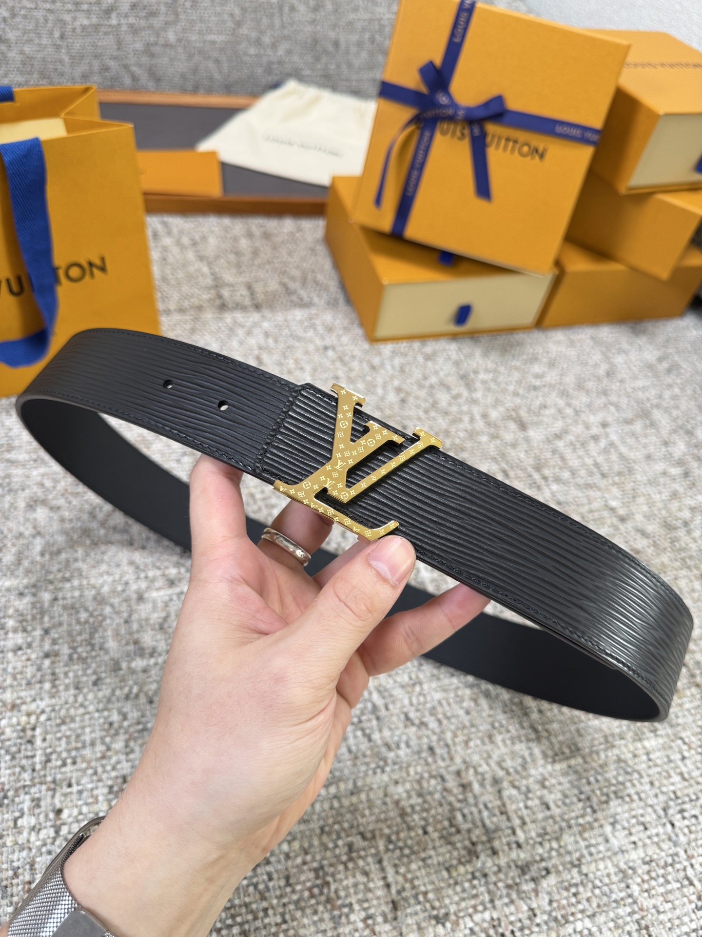 Louis Vuitton LV腰带 水波纹系列 原厂五金 精致手工绘边 柔软舒适 宽4.0