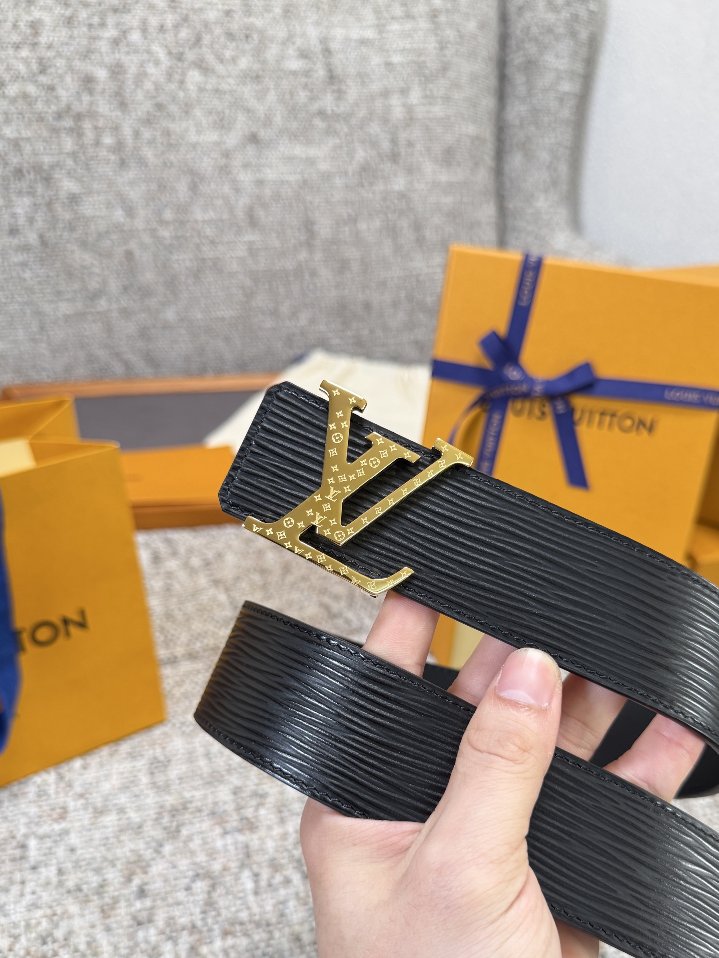 Louis Vuitton LV腰带 水波纹系列 原厂五金 精致手工绘边 柔软舒适 宽4.0