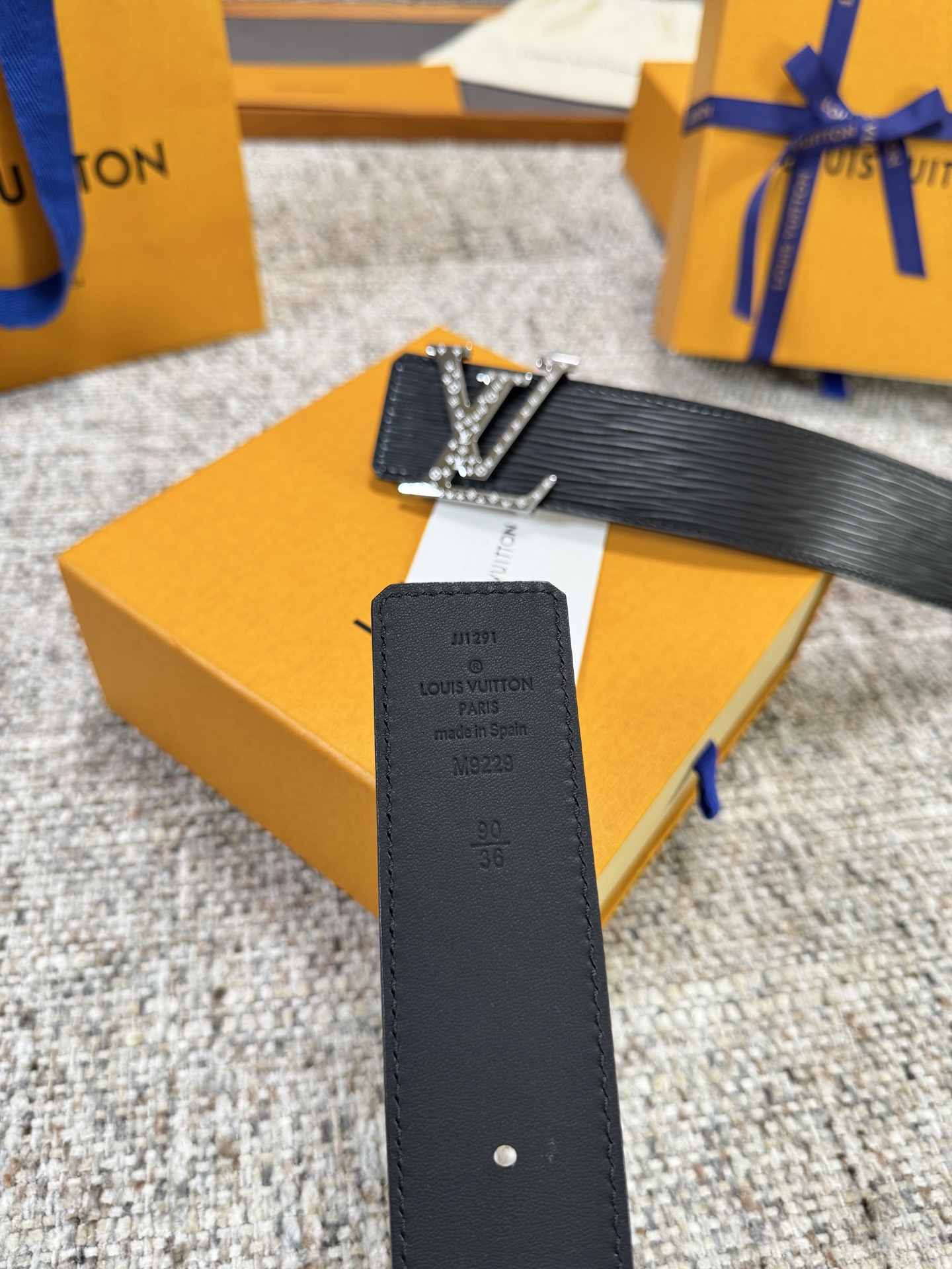 Louis Vuitton LV腰带 水波纹系列 原厂五金 精致手工绘边 柔软舒适 宽4.0
