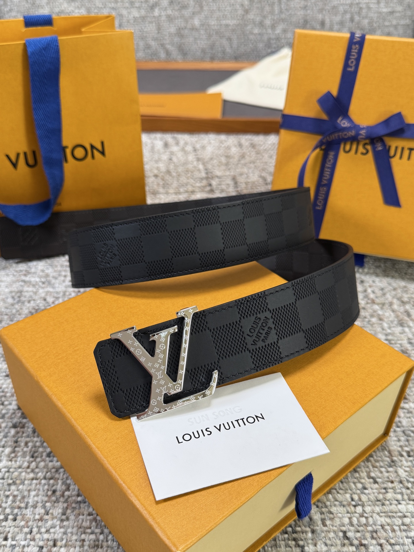 Louis Vuitton LV腰带 头层压格系列 原厂五金 精致手工绘边 柔软舒适 宽4.0