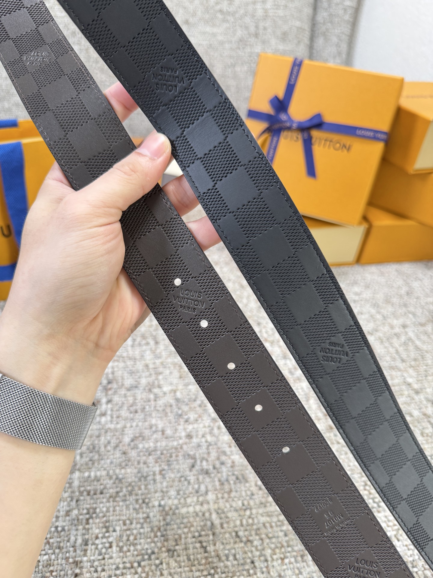 Louis Vuitton LV腰带 头层压格系列 原厂五金 精致手工绘边 柔软舒适 宽4.0